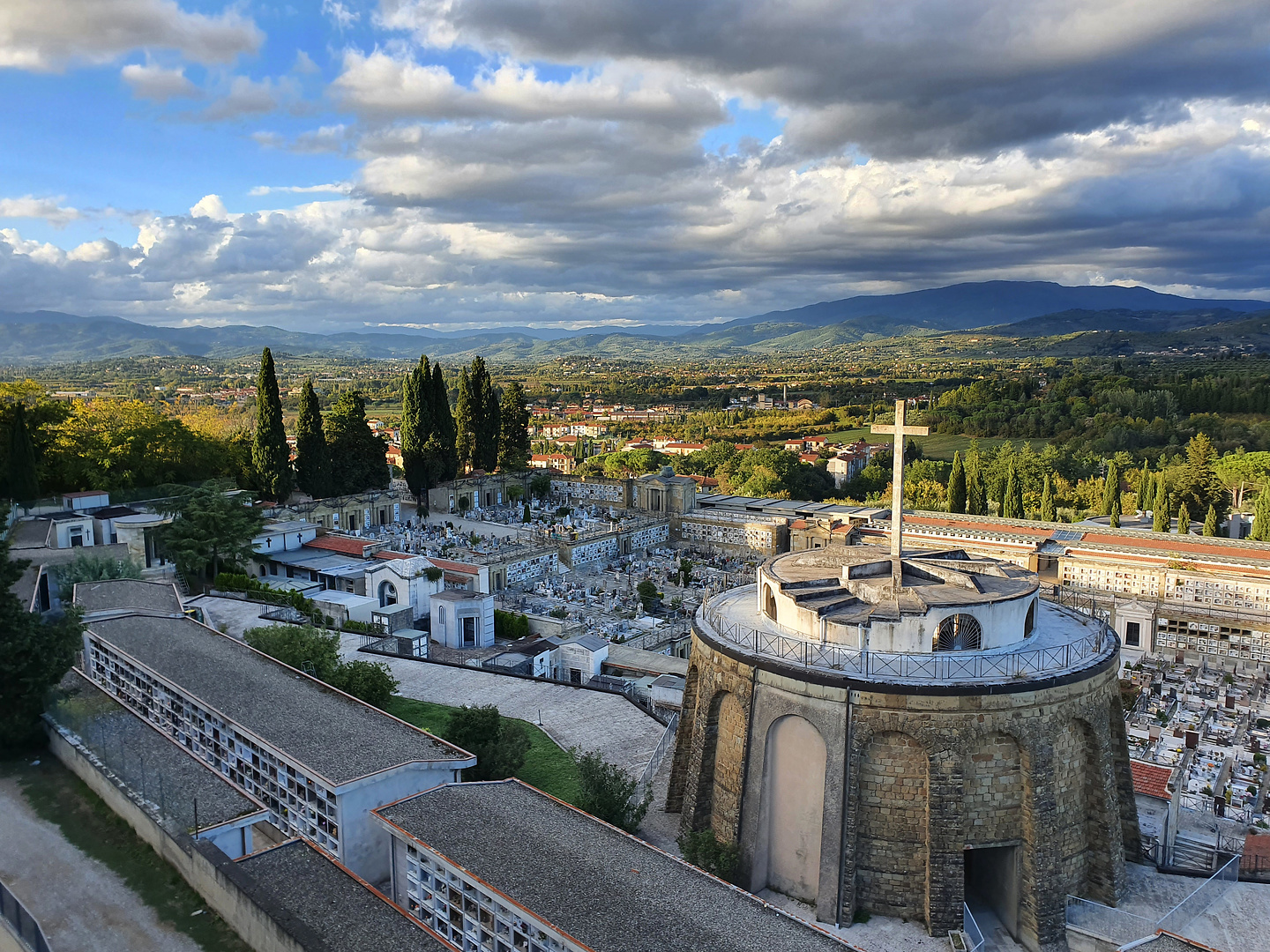 arezzo-town2.jpg