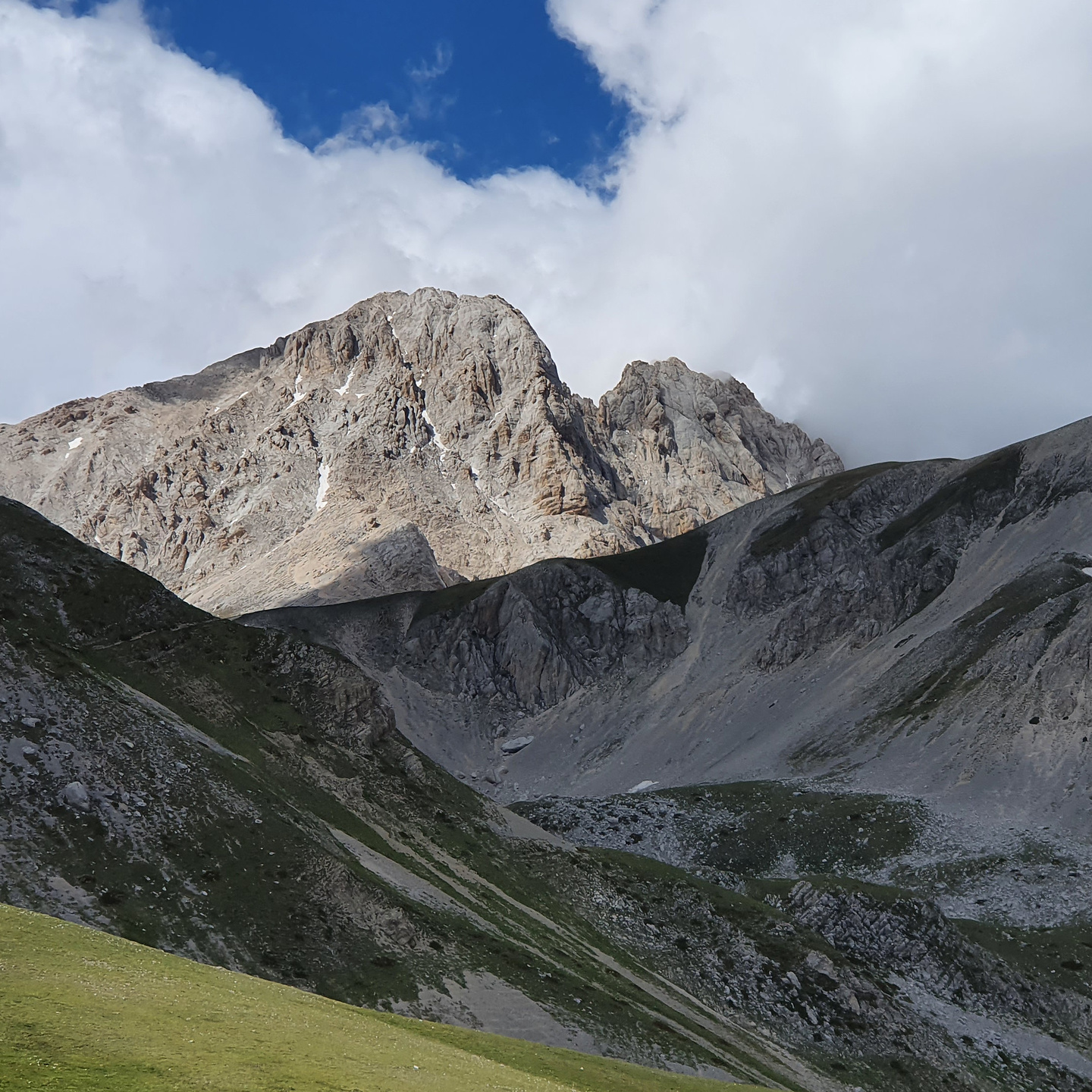 campoimperatore-cornogrande.jpg