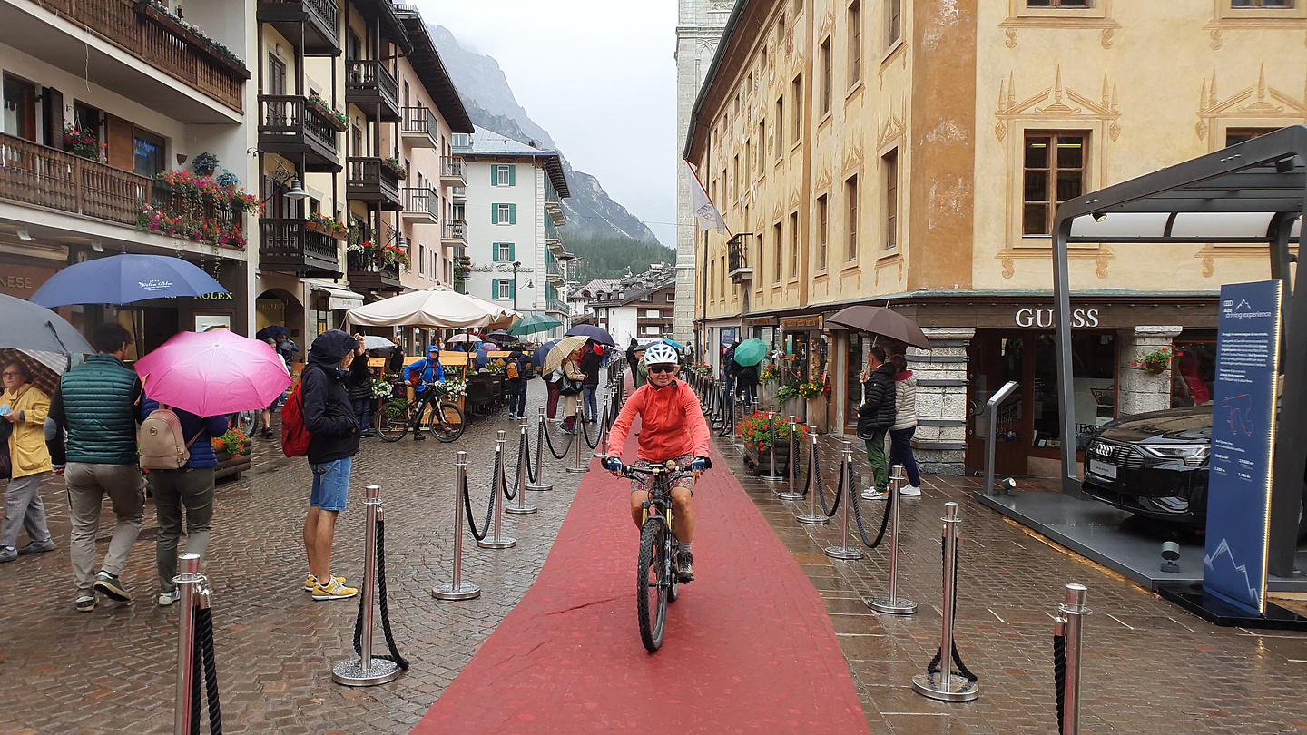 cortina-redcarpet.jpg