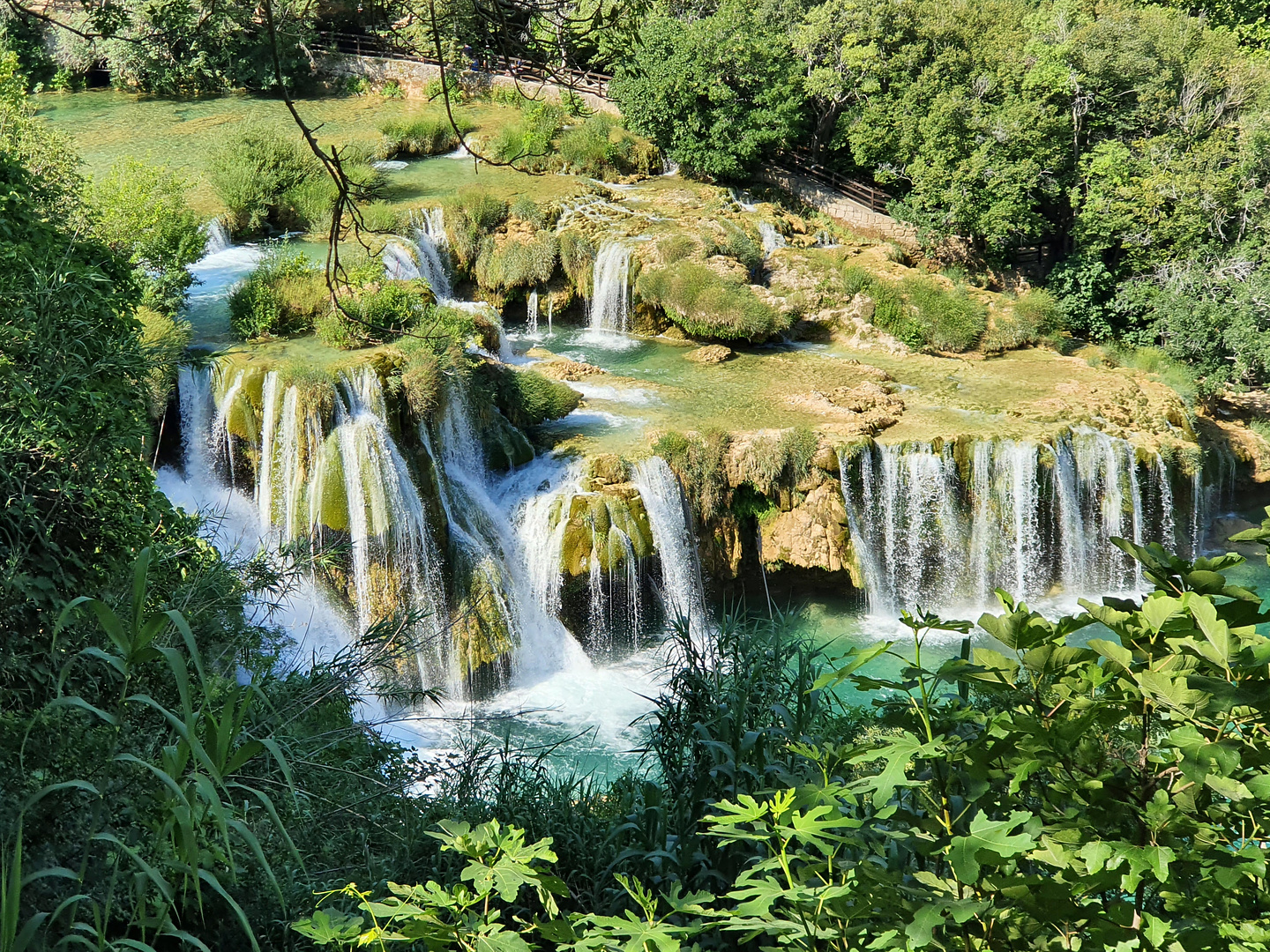 krka-waterfall6.jpg