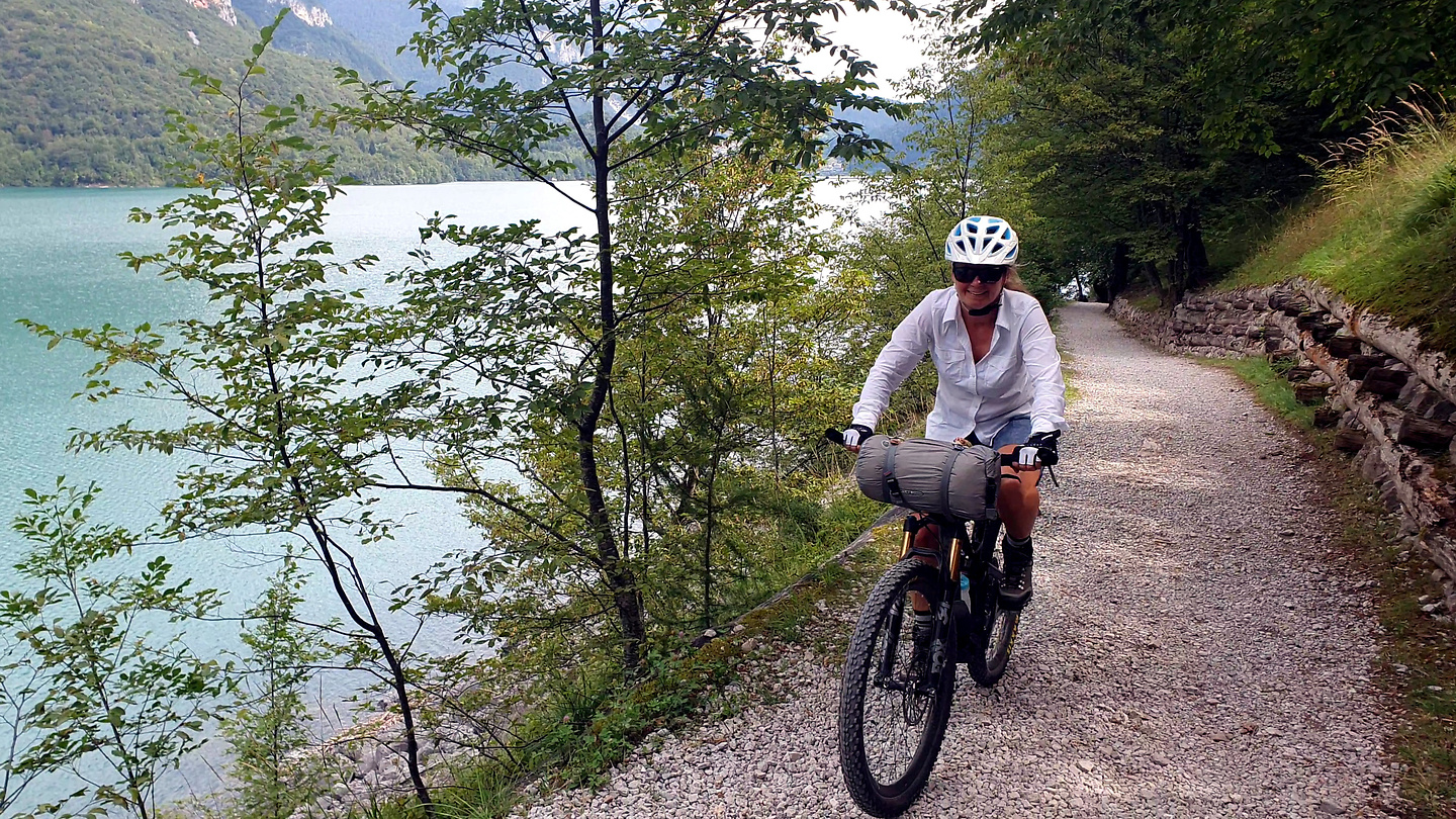 molveno-laketrail.jpg