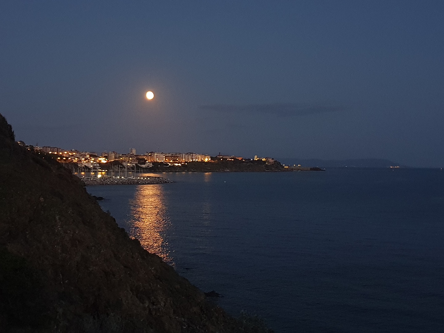 piombino-moonrise.jpg