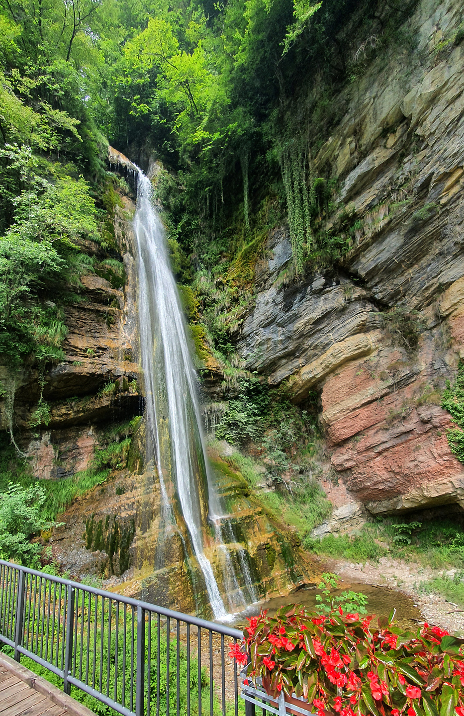 salino-waterfall1.jpg