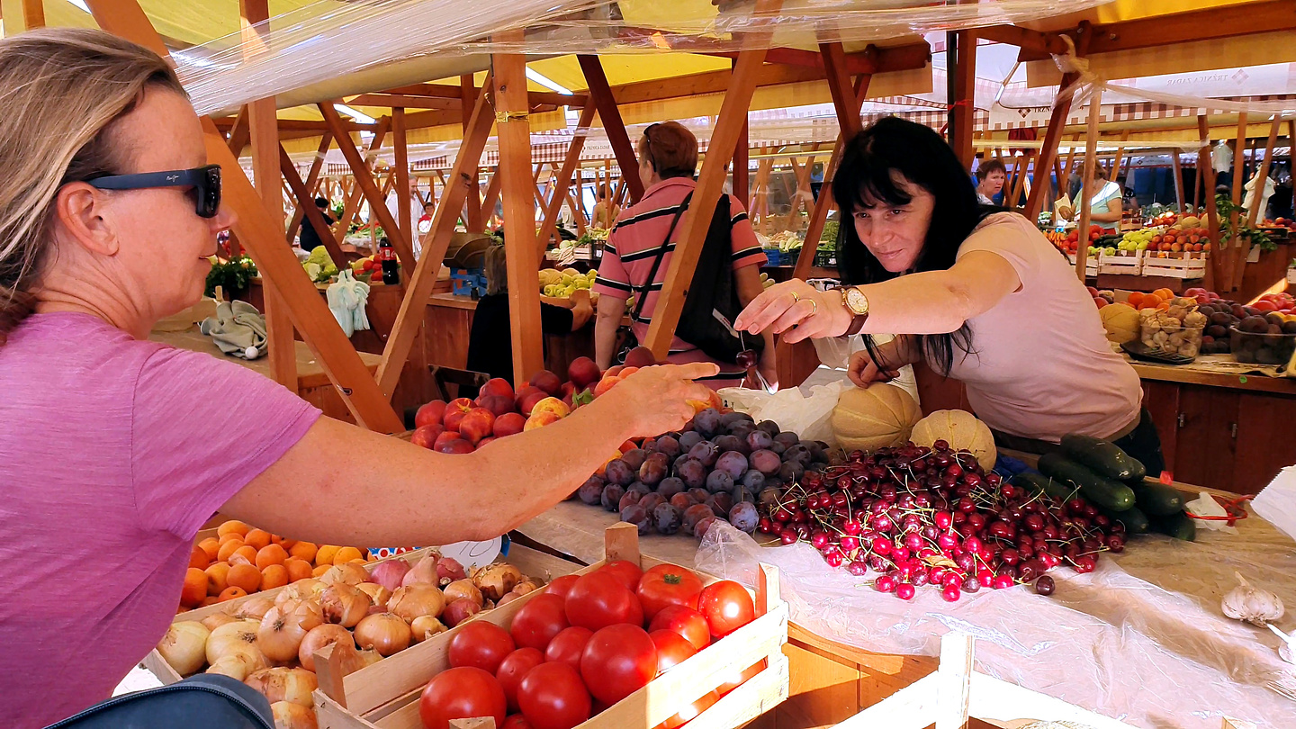 zadar-market2.jpg