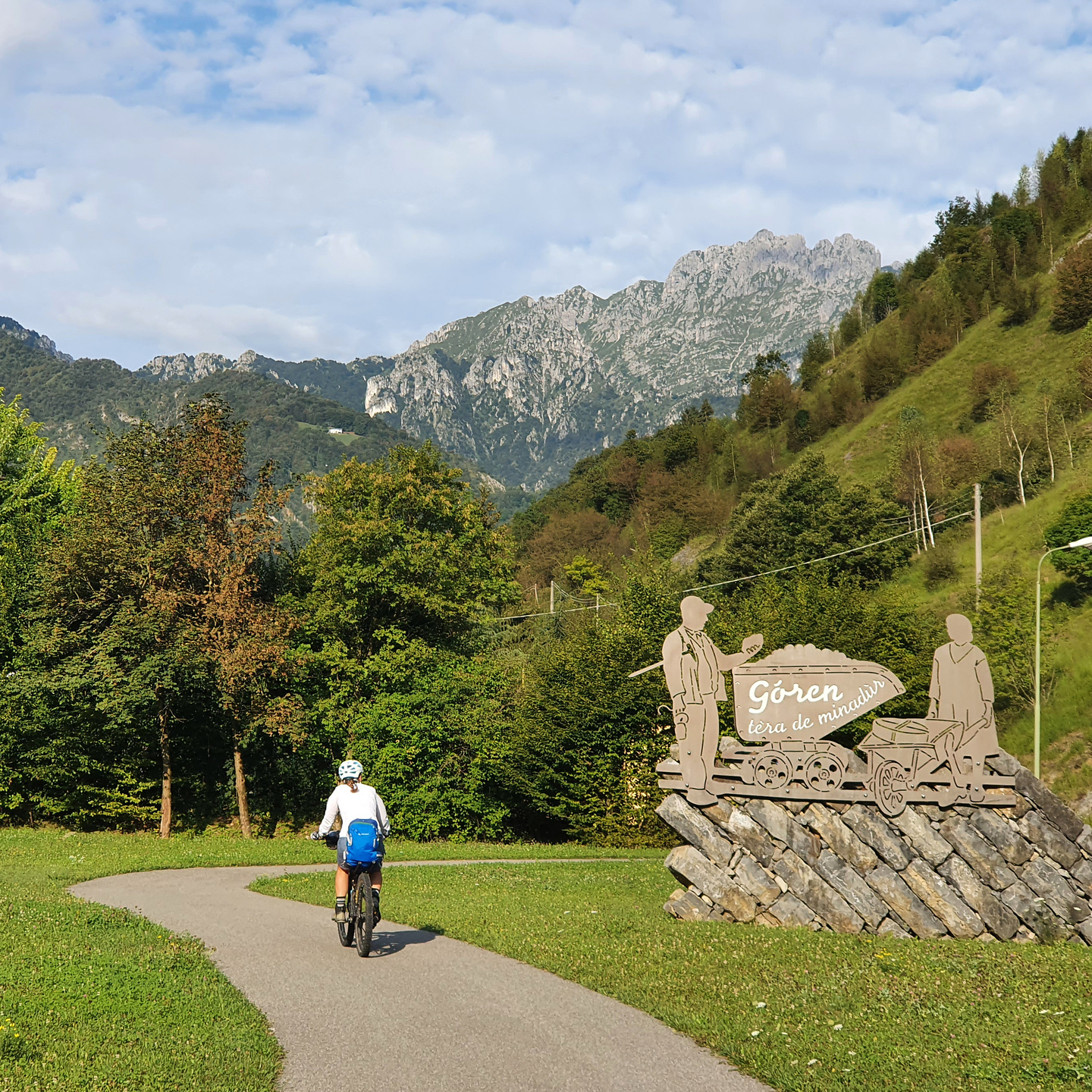 zambla-uphill1.jpg