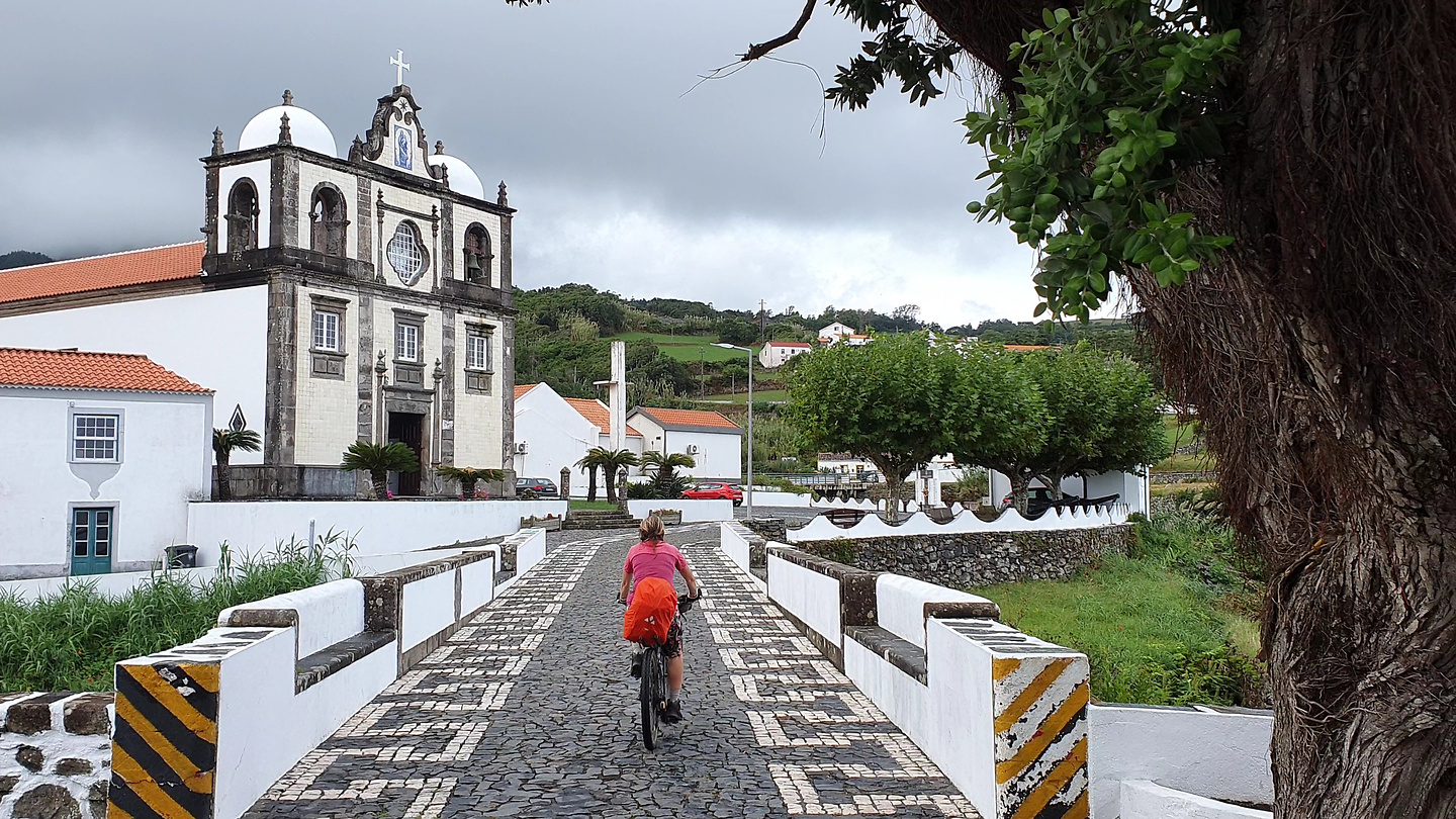 lajes-church.jpg