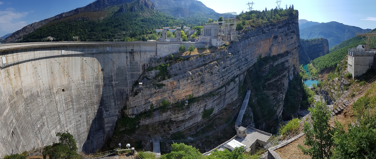 castellane-wall.jpg