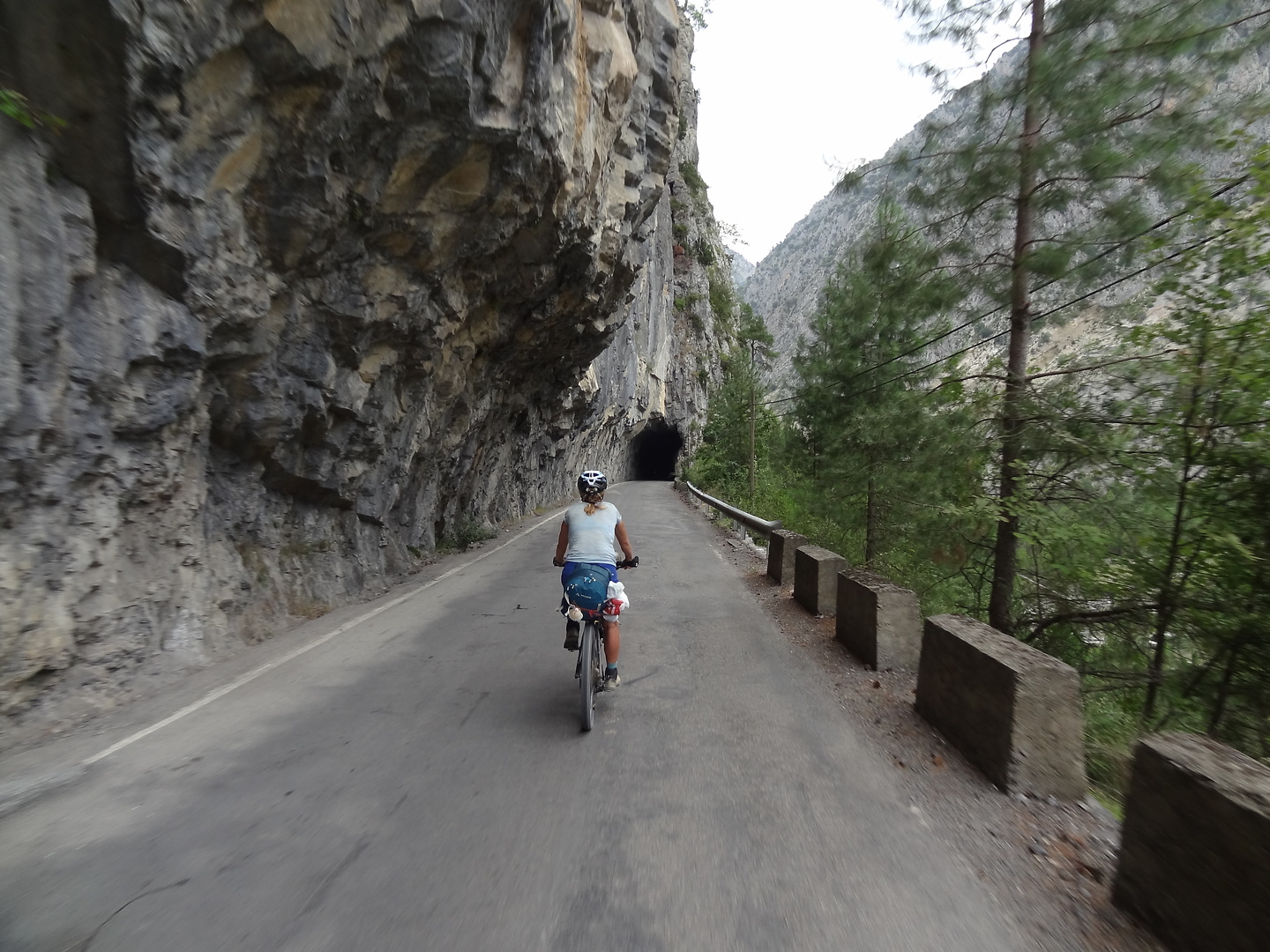 chistau-canyon0.jpg