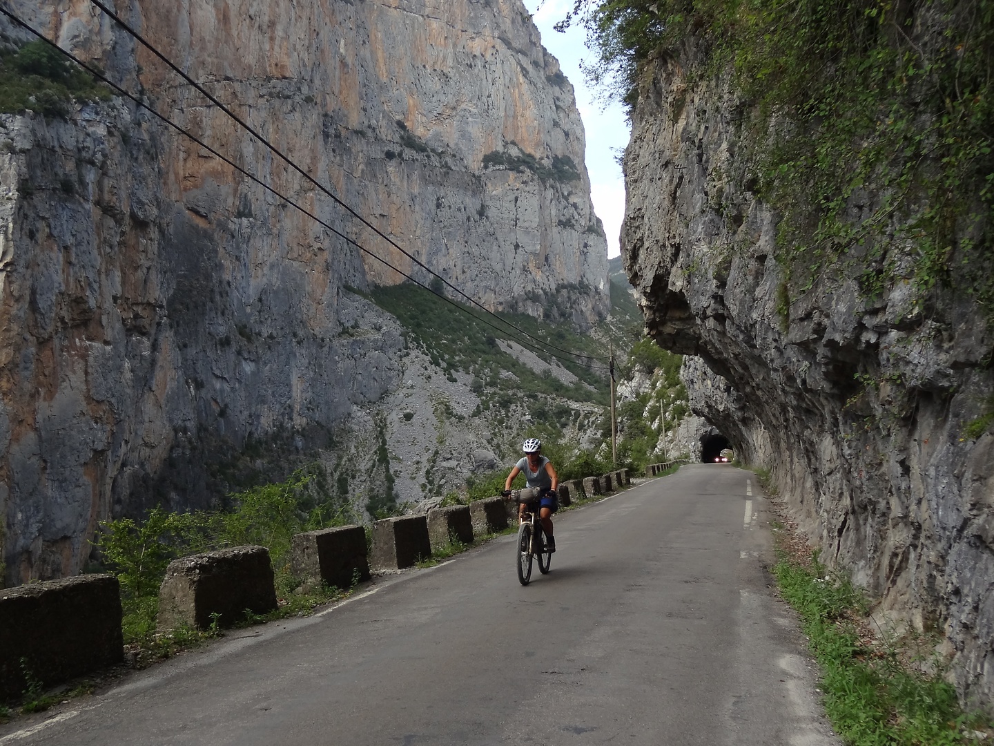chistau-canyon1.jpg