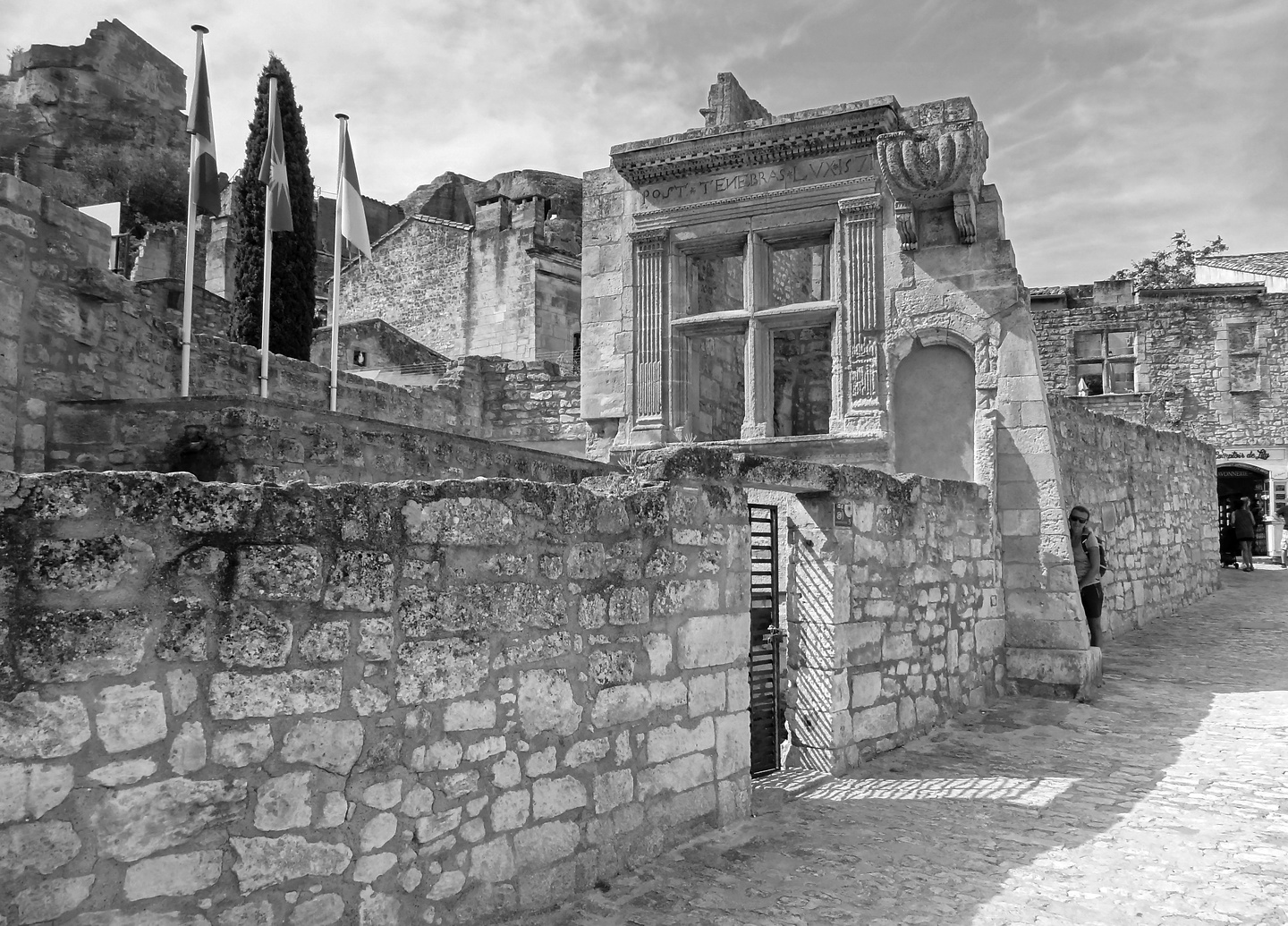 lesbaux-town2.jpg