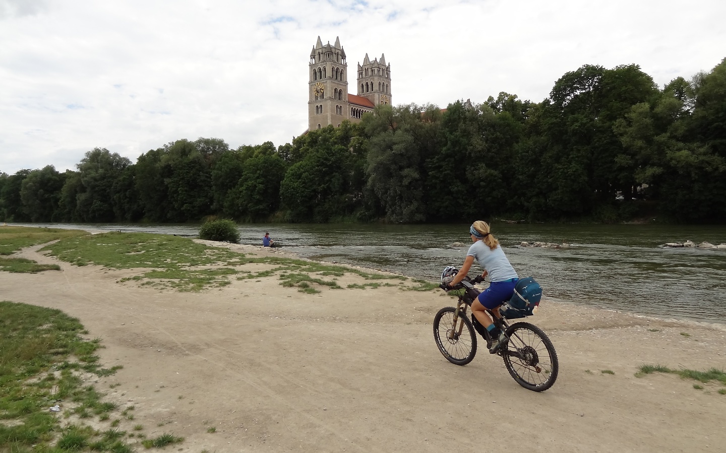 munich-isar1.jpg