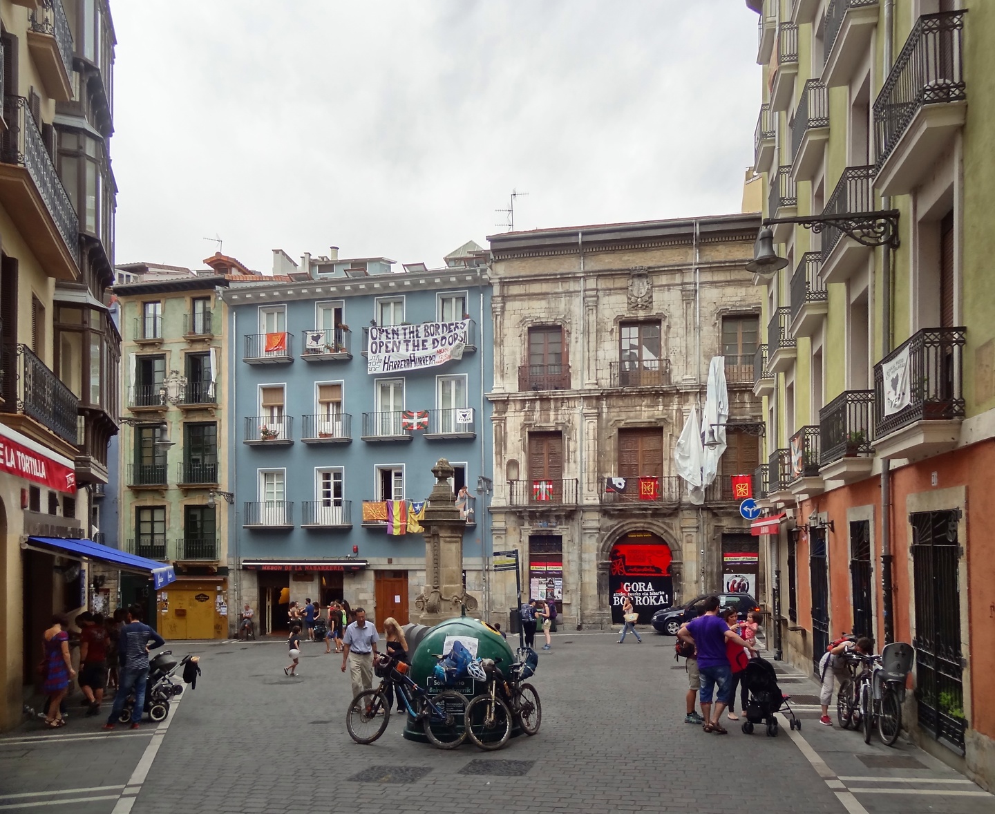 pamplona-road1.jpg