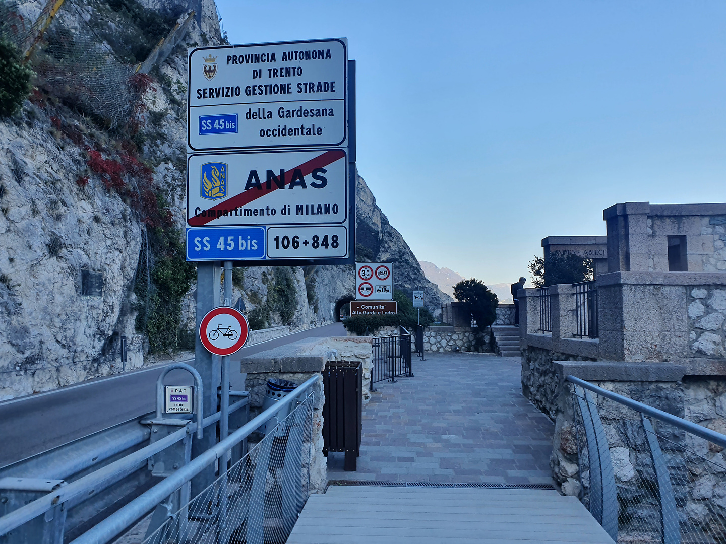 limone-cyclepath3.jpg