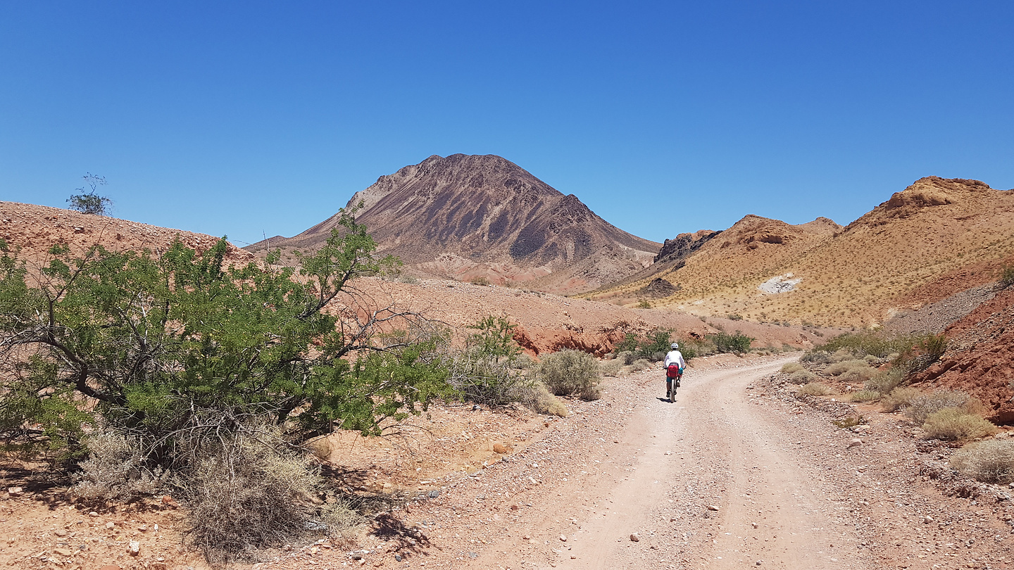 lasvegas-dirtroad3.jpg