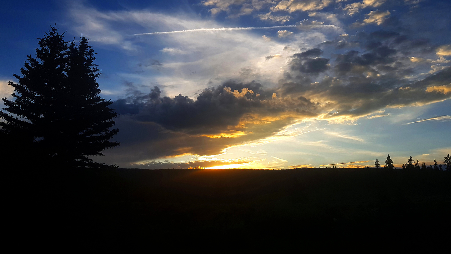 lospinos-sunset.jpg