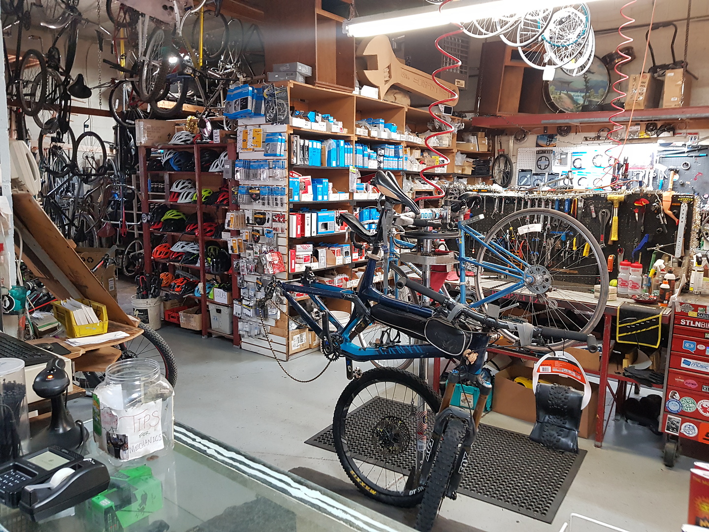 moab-bikeshop1.jpg