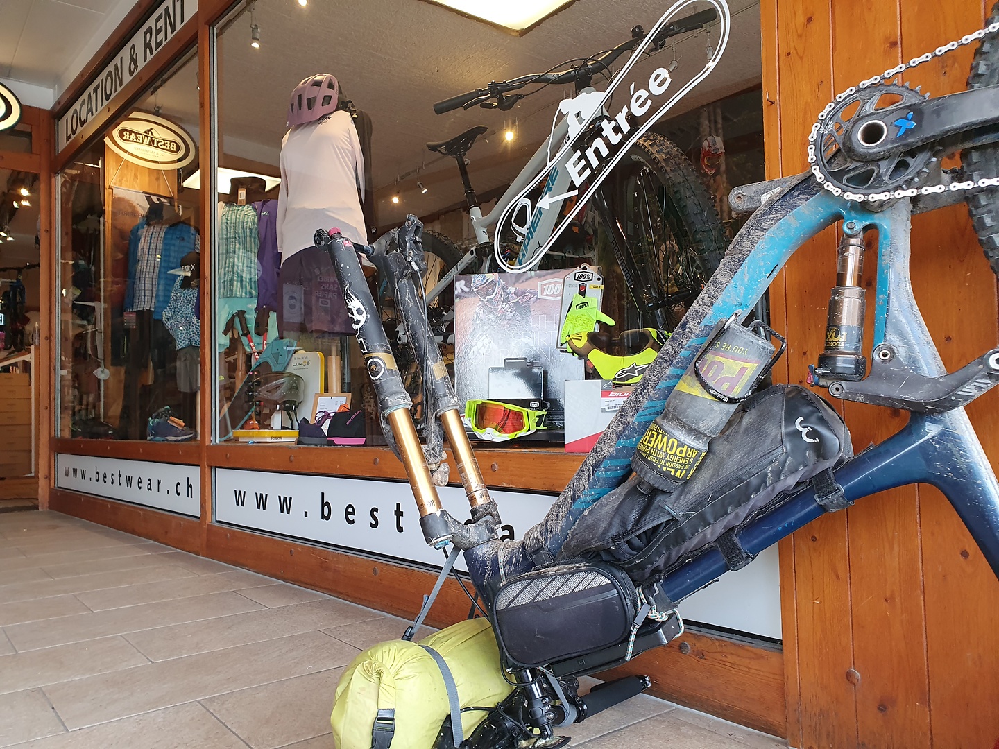 cransmontana-bikeshop1.jpg
