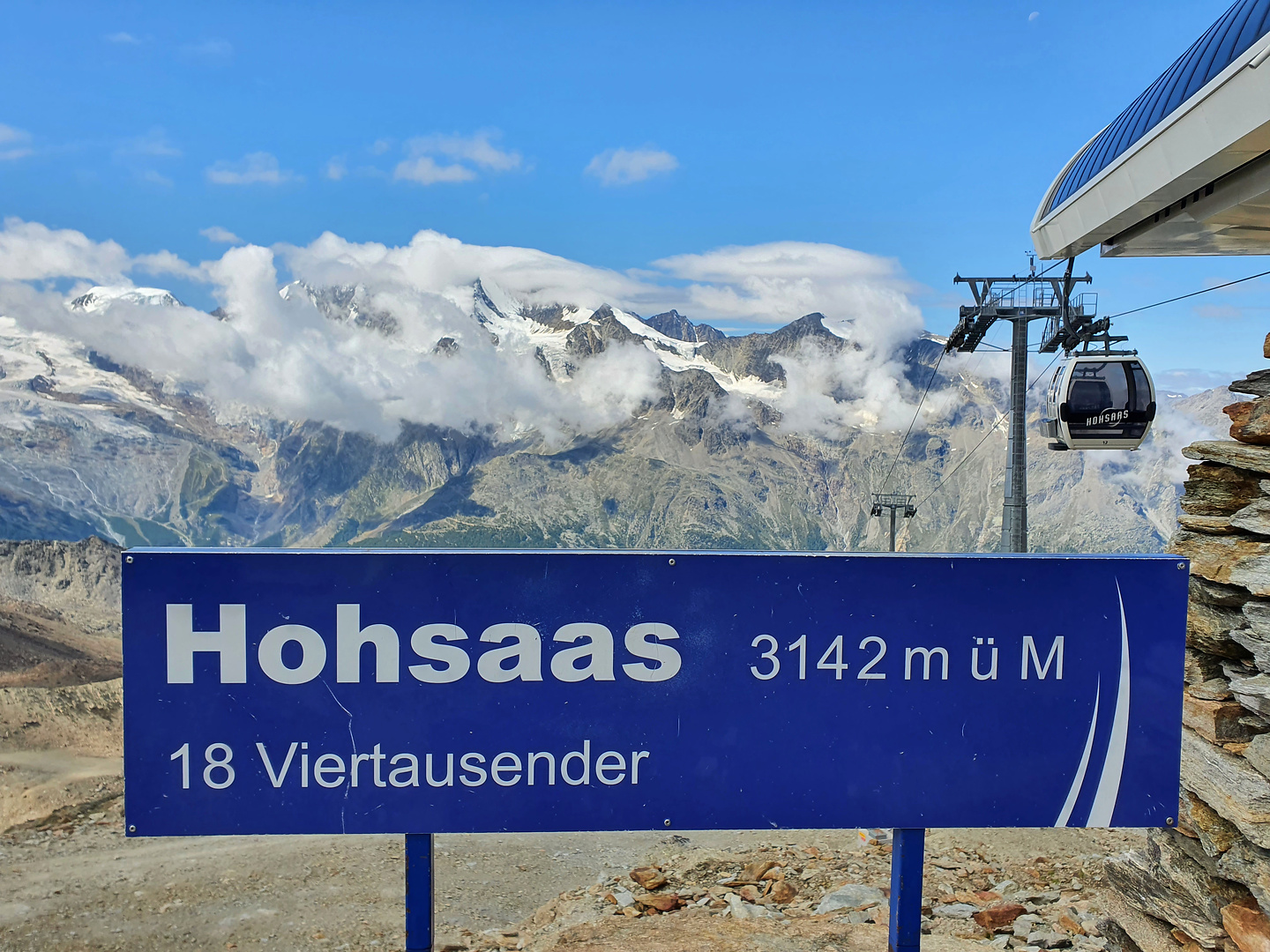 hohsaas-sign.jpg