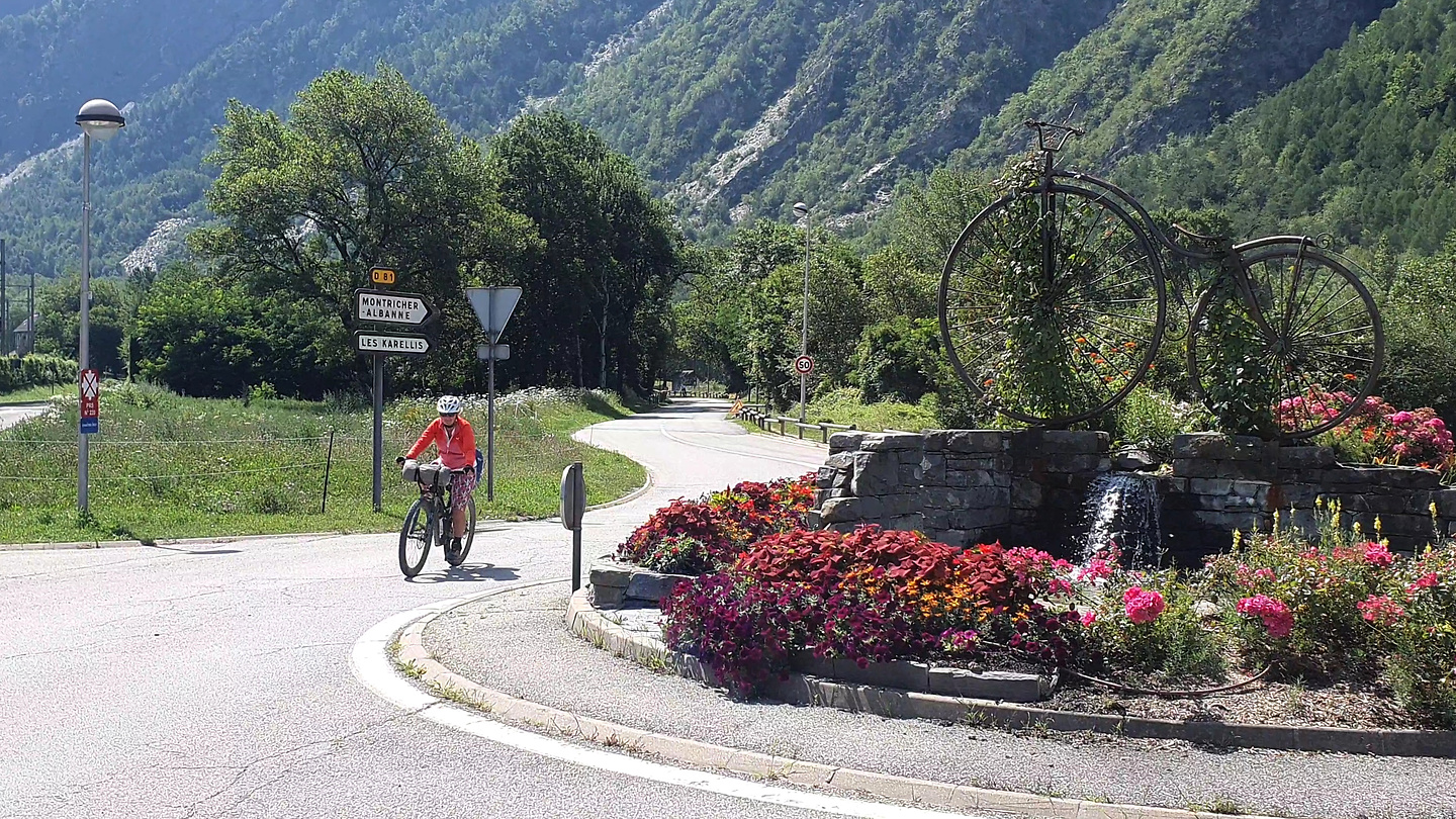 maurienne-road1.jpg