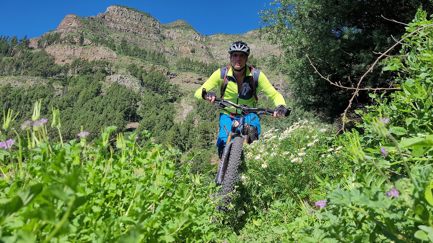 agando-trail1.jpg