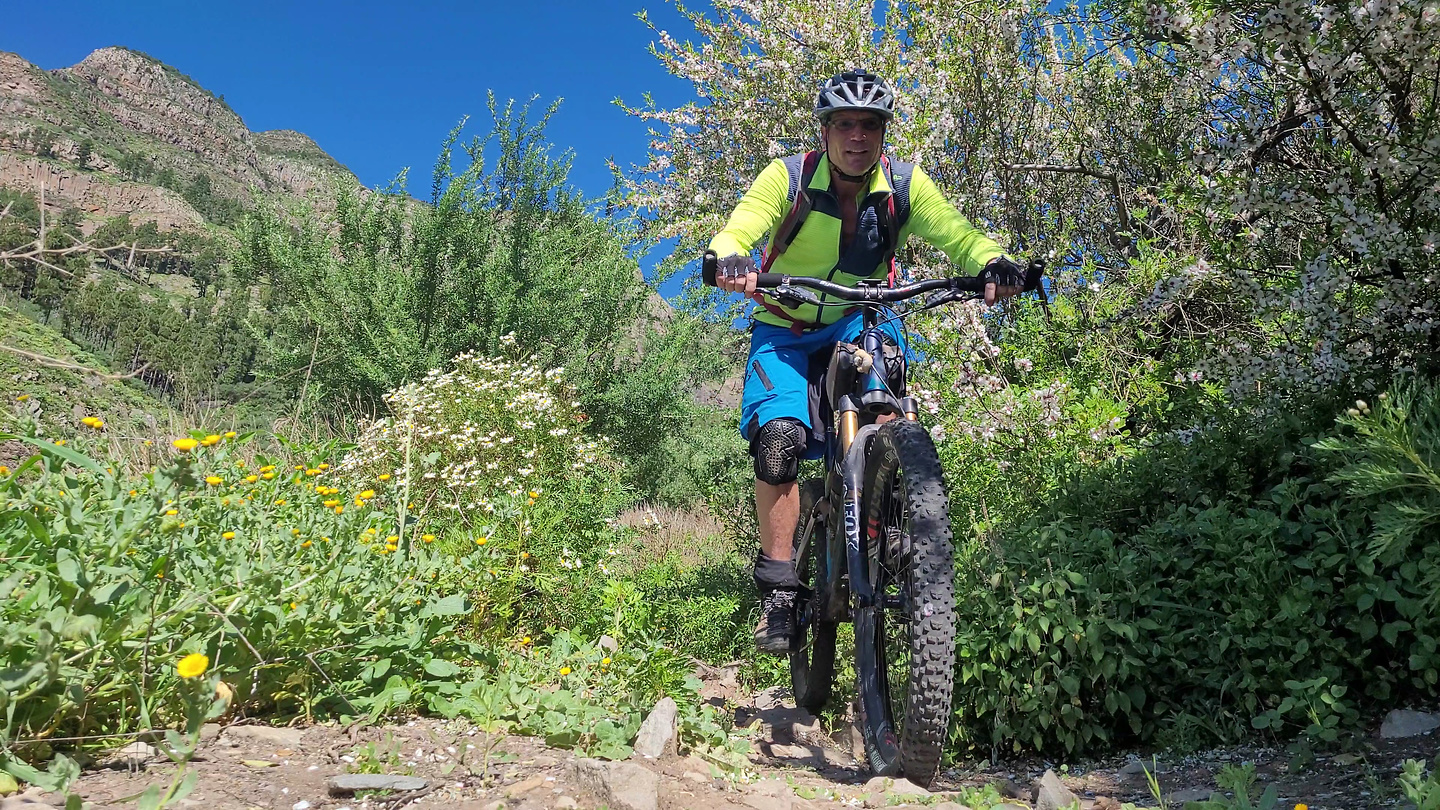 agando-trail2.jpg