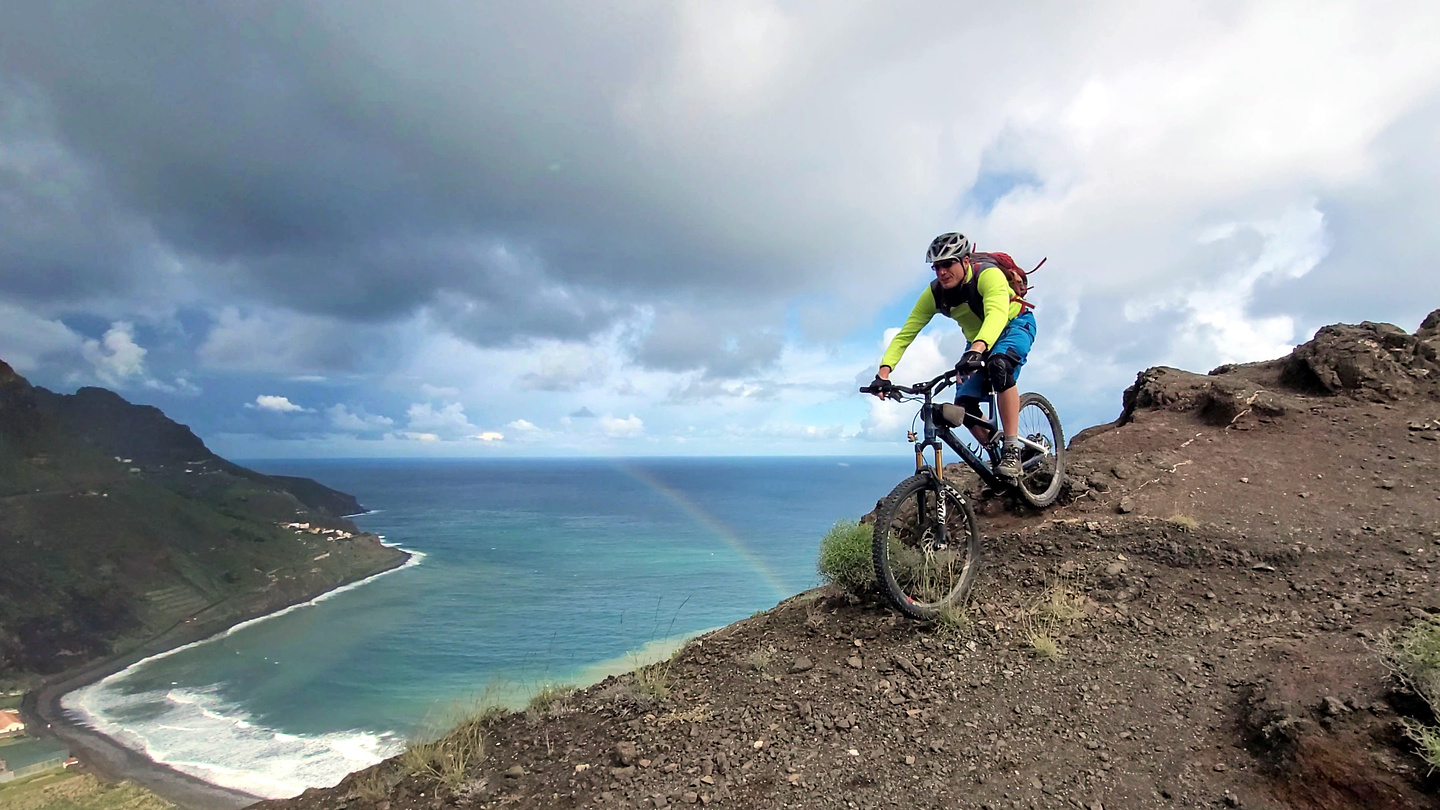 caleta-trail1.jpg