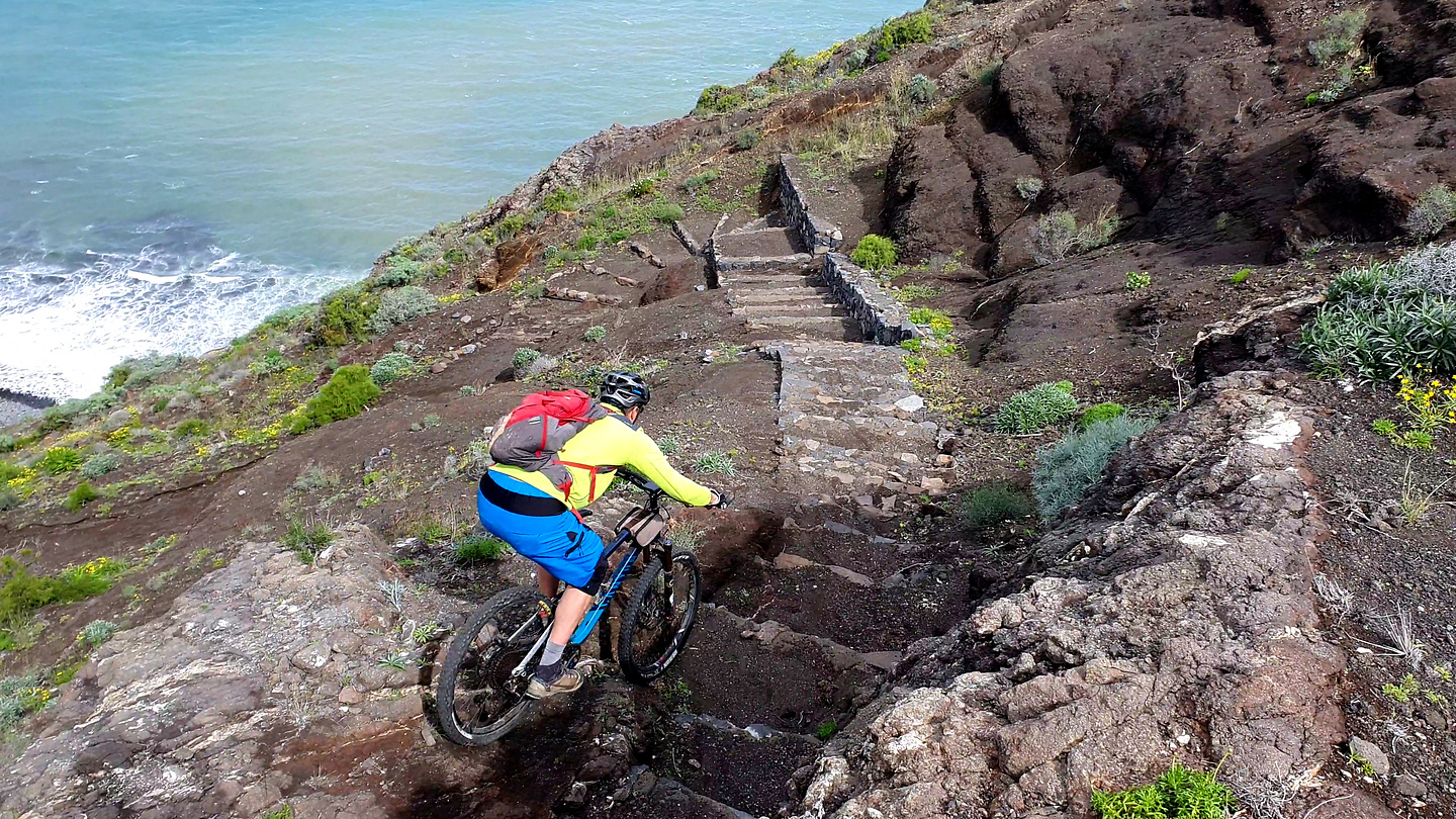 caleta-trail7.jpg