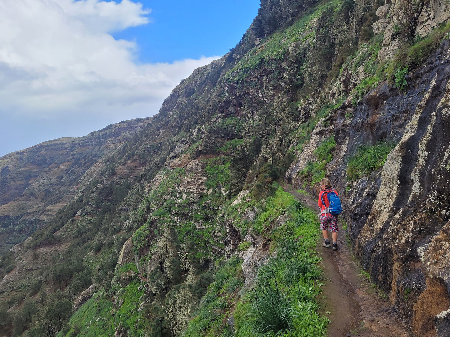 cuevasblancas-hike1.jpg