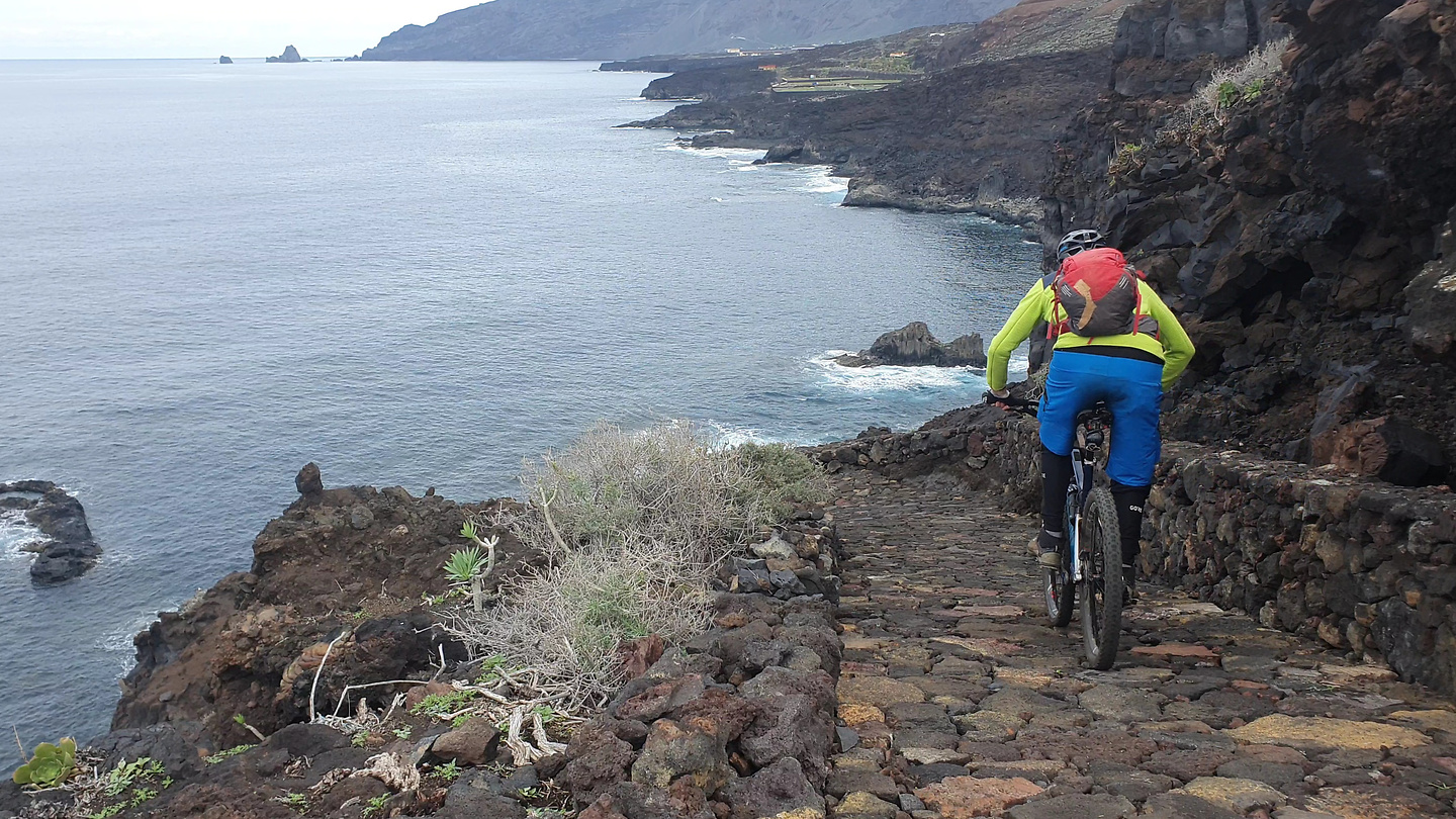 frontera-charcoazul1.jpg