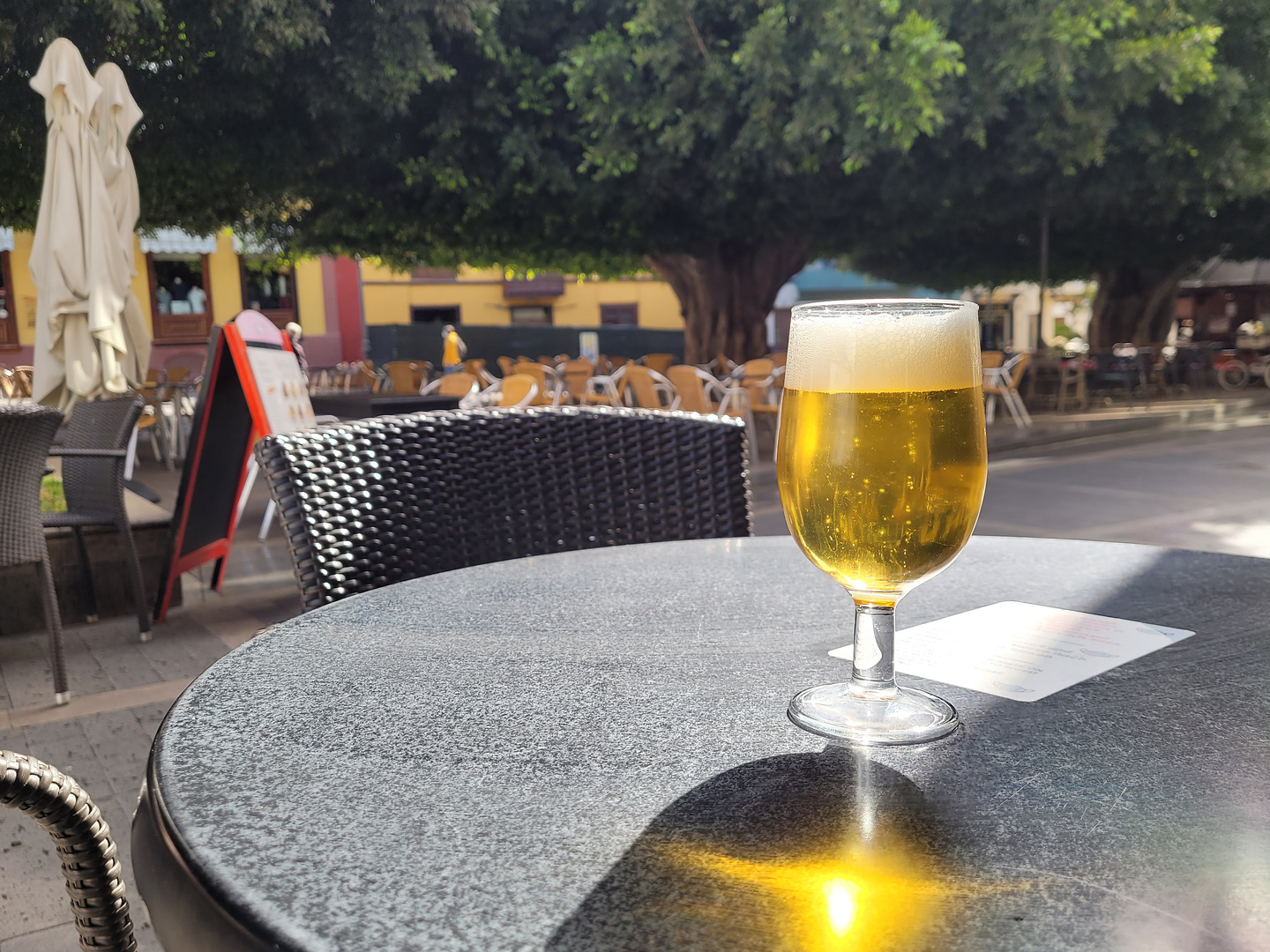 losllanos-glowingbeer.jpg