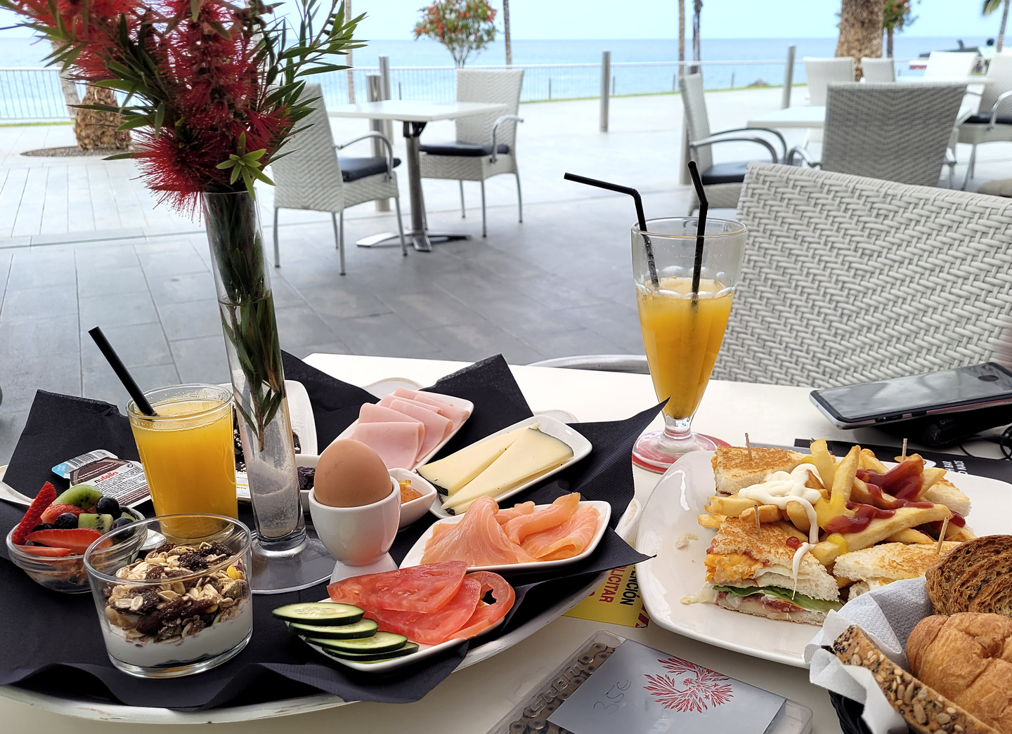 puertonaos-bigbreakfast.jpg