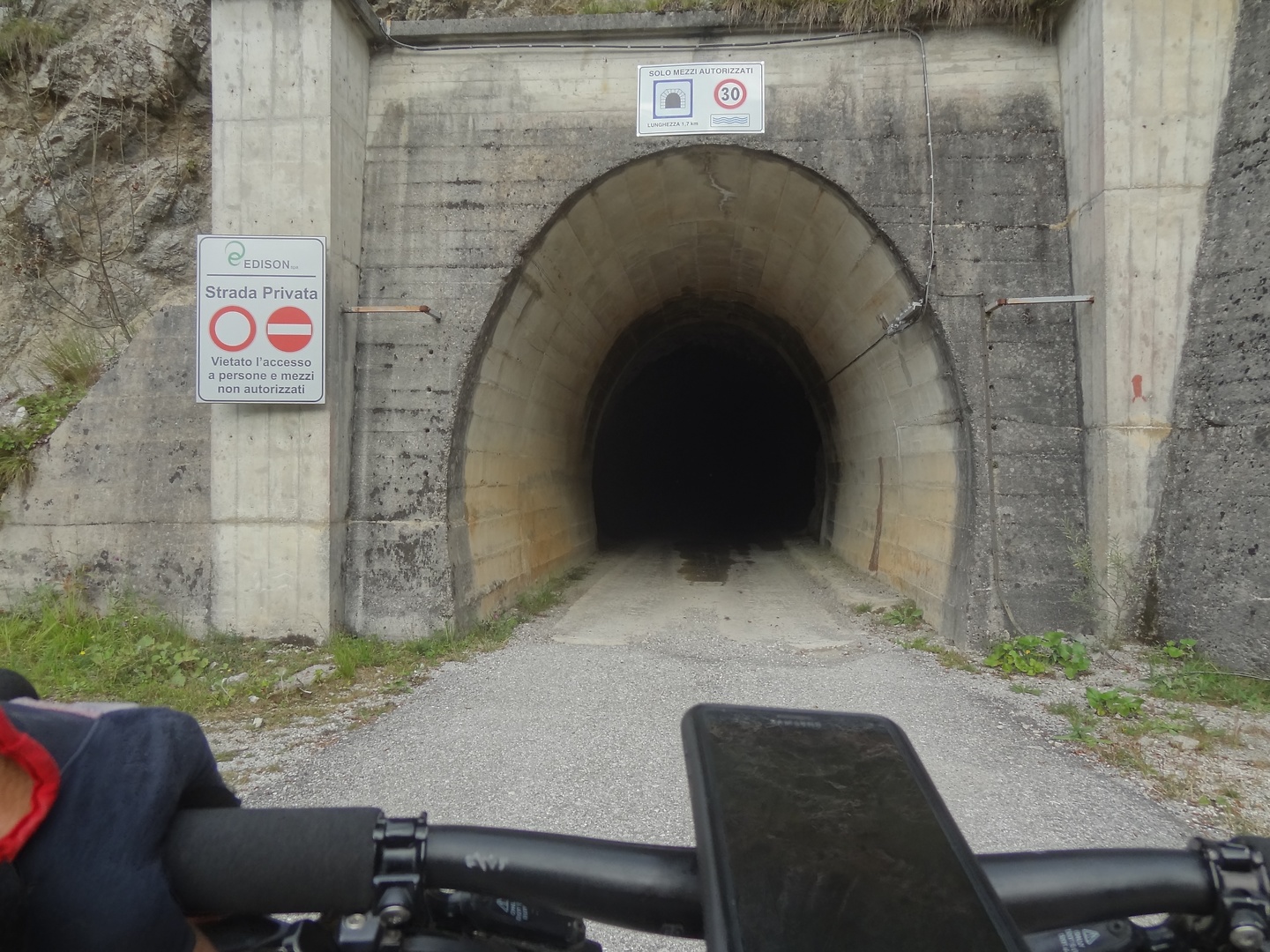 selva-tunnel1.jpg