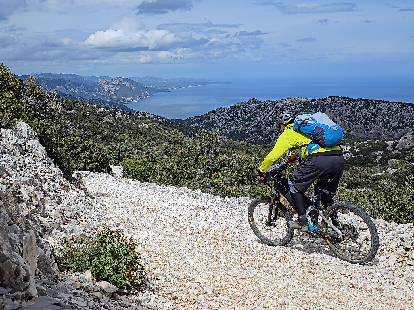 calaluna-trail2.jpg