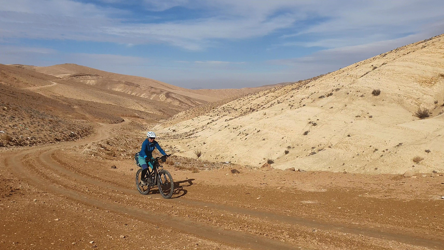 abbasiyah-road1.jpg