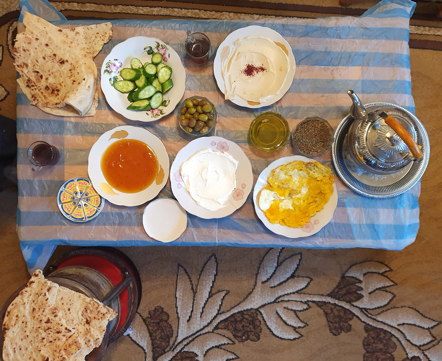 abusaef-breakfast1.jpg