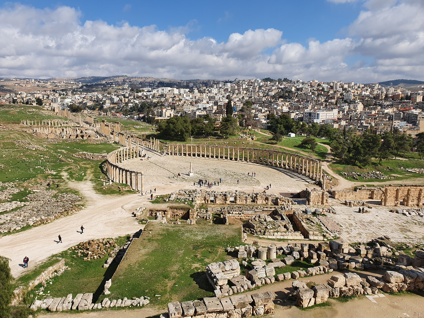 jerash-oldnew.jpg