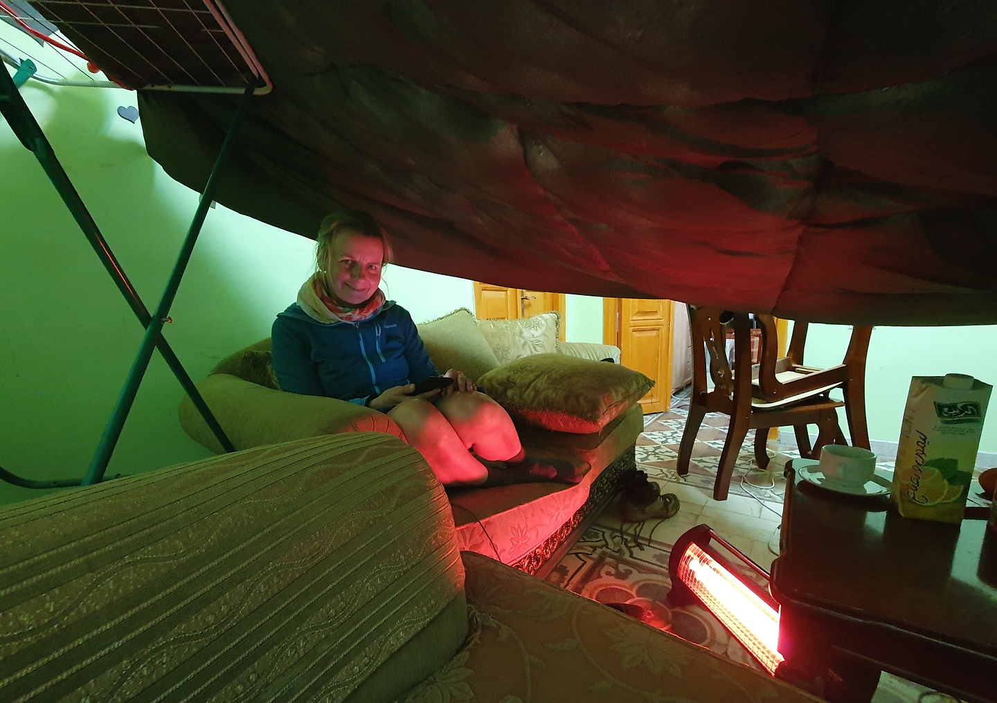 karak-insidetent2.jpg