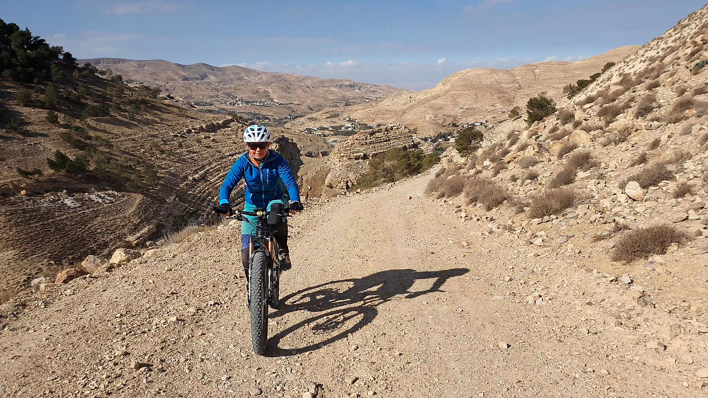 karak-uphill2.jpg