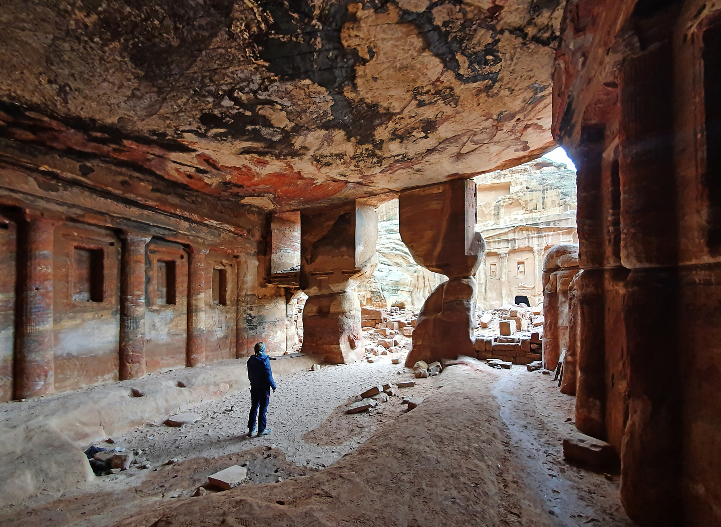 petra-pillartomb2.jpg