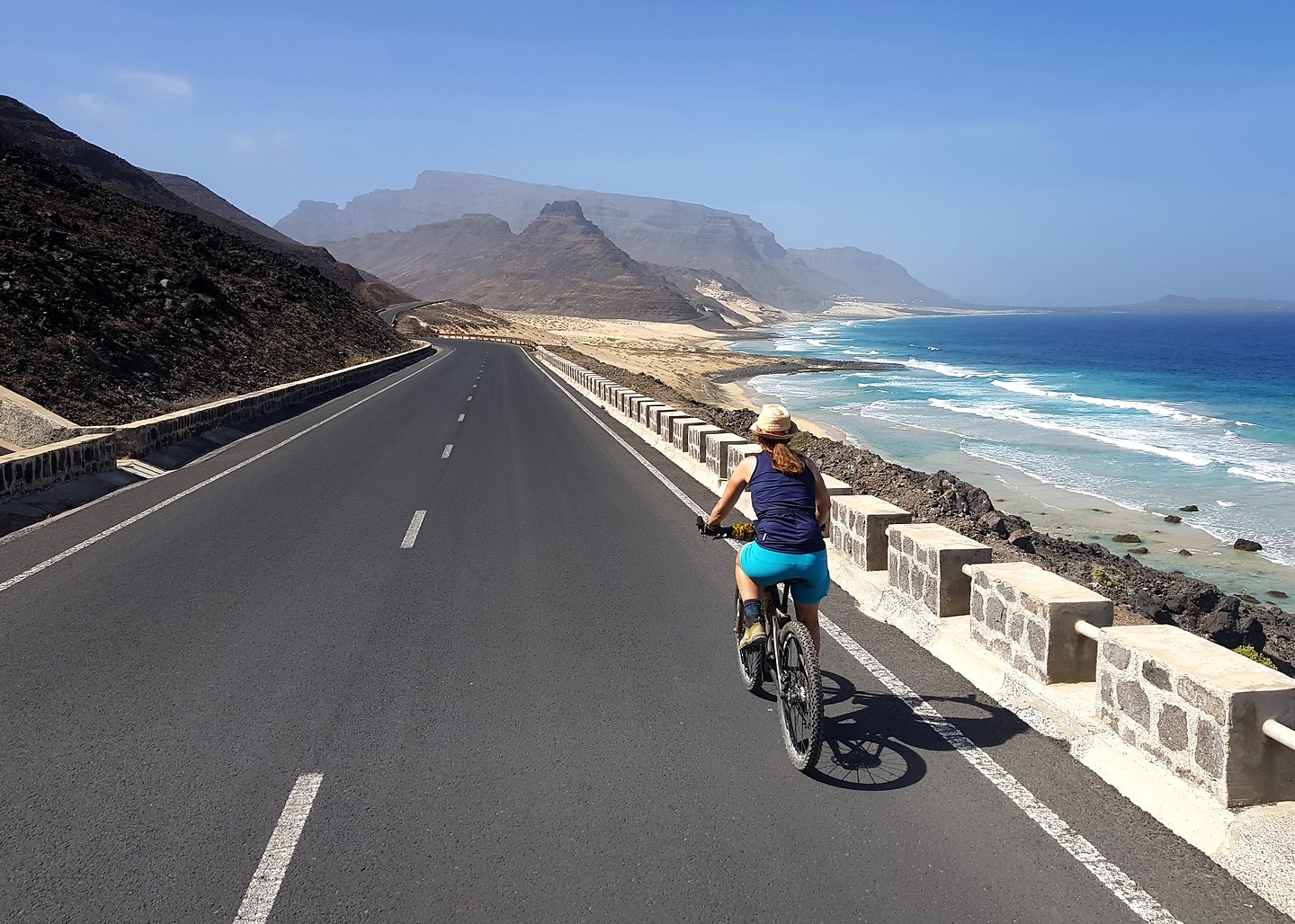 mindelo-calhauroad2.jpg