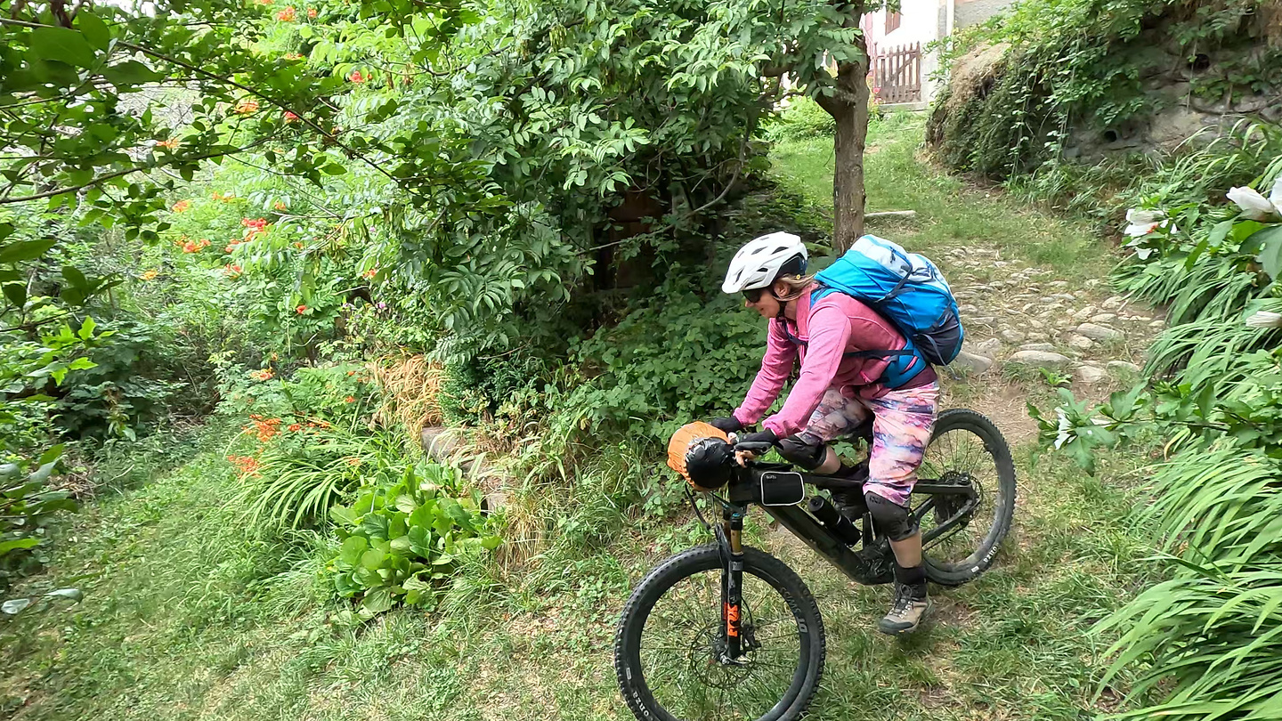 areche-trail13.jpg