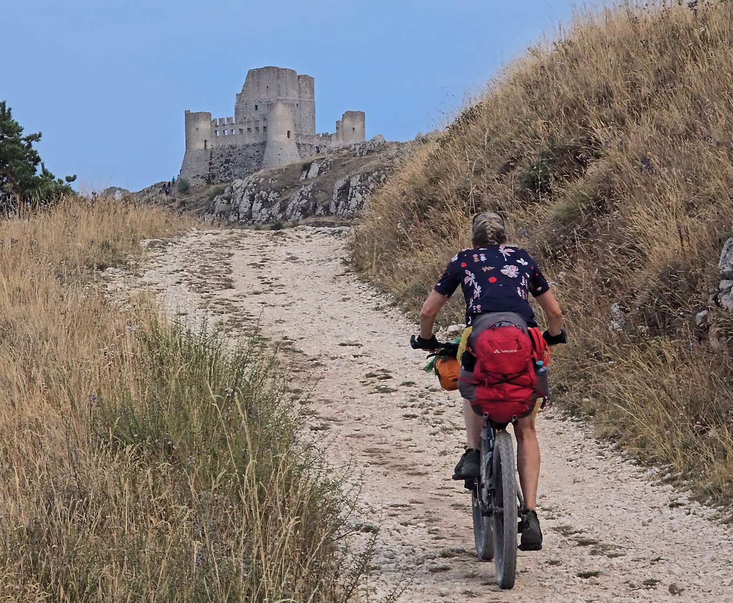 calascio-uphill6.jpg