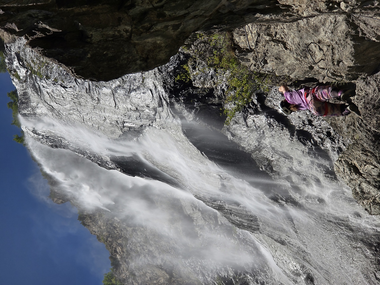 cascadepisse-ferrata5.jpg