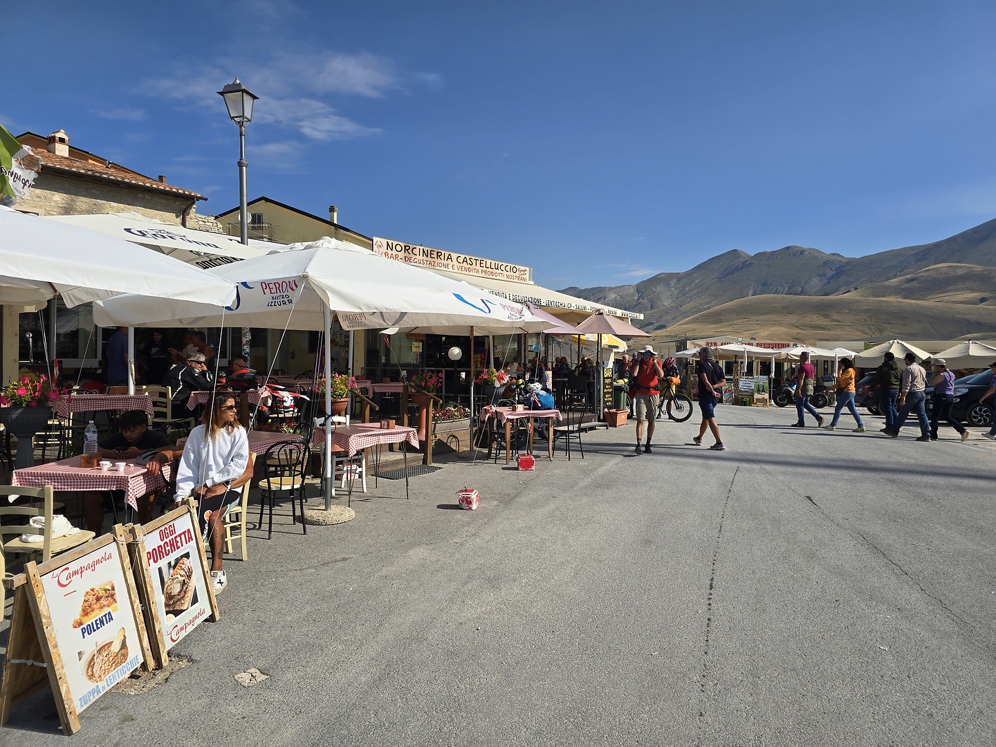 castellucio-town4.jpg
