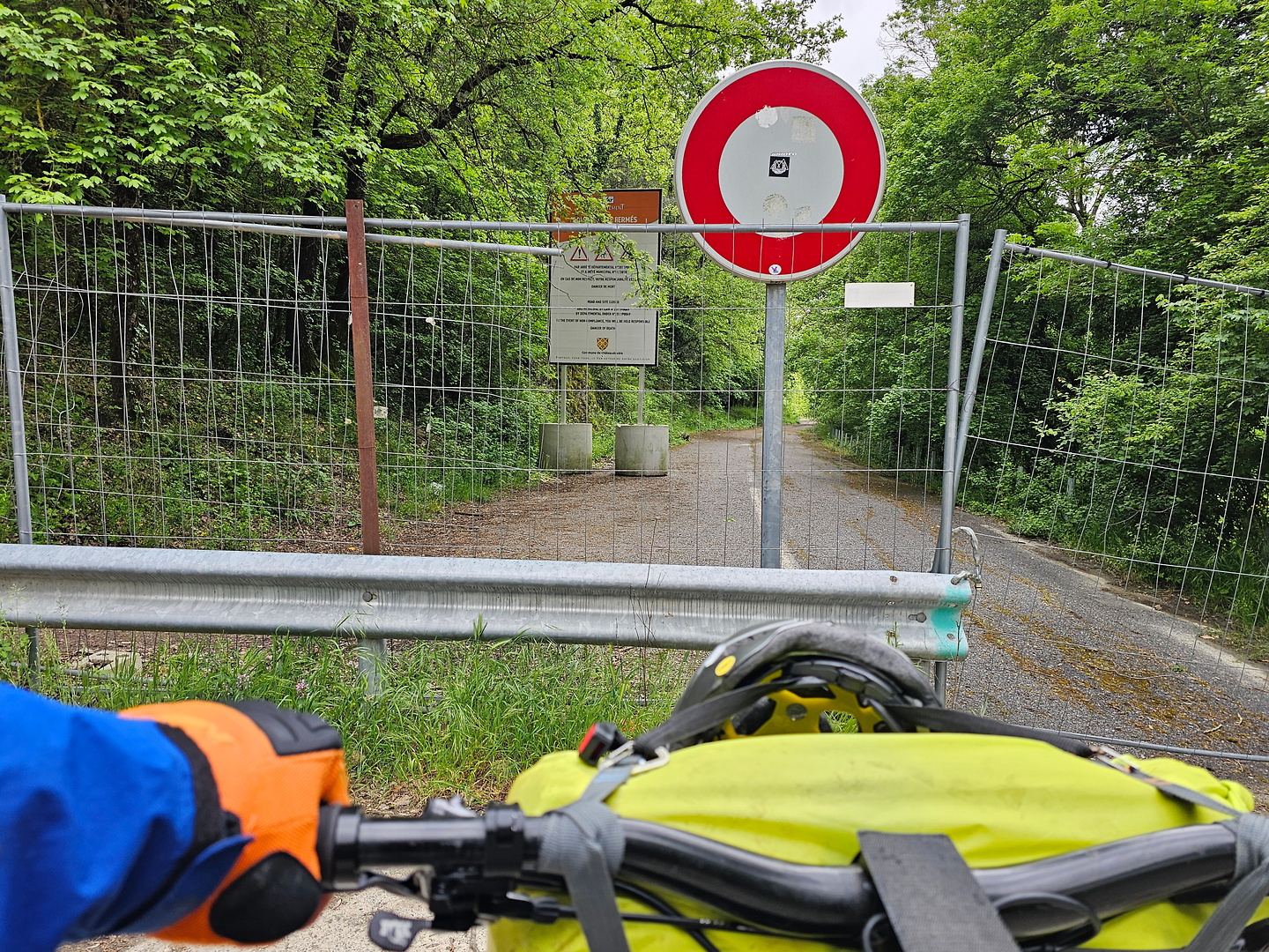 chateaudouble-road1.jpg