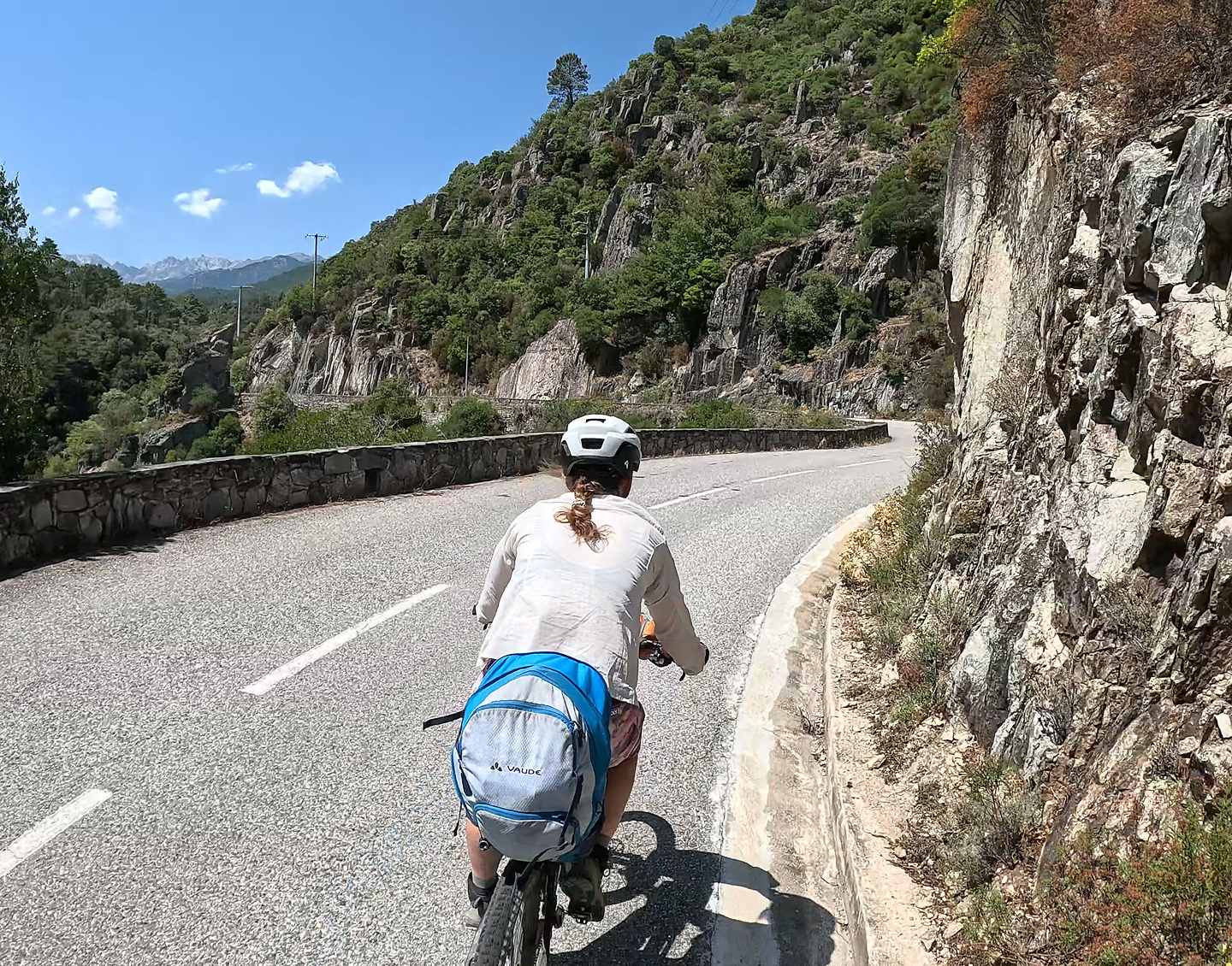 fiumorbu-road4.jpg