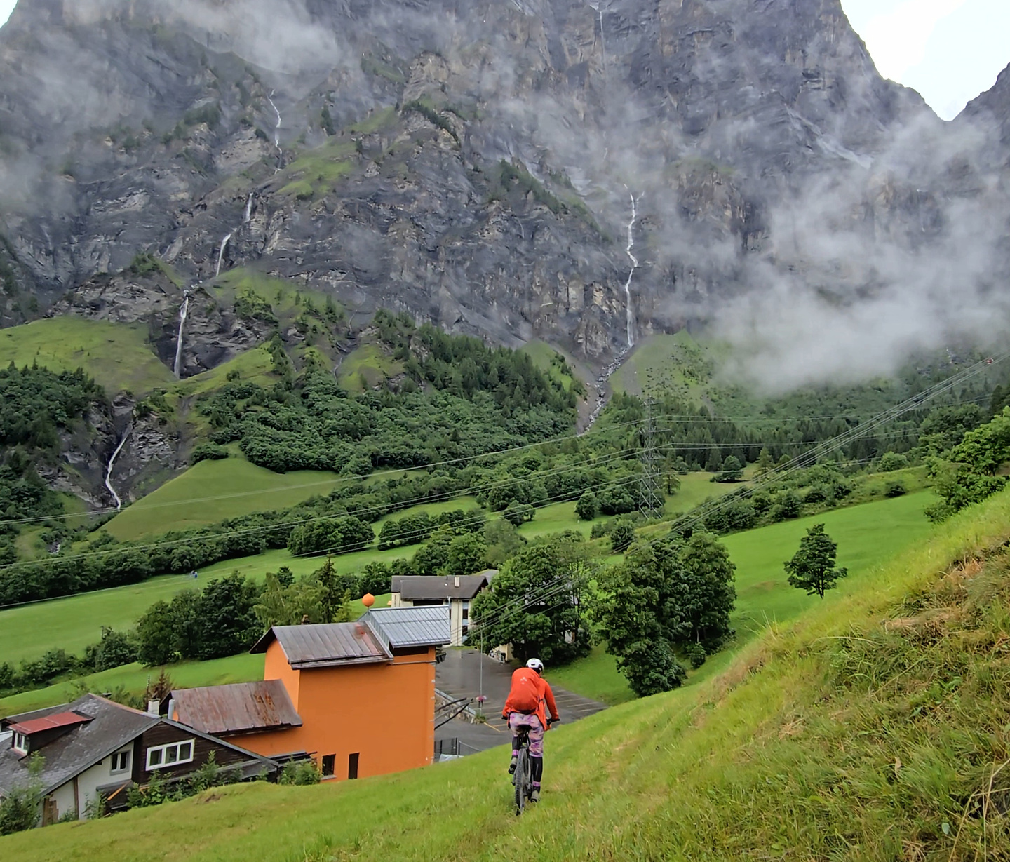 gemmi-cablecar1.jpg