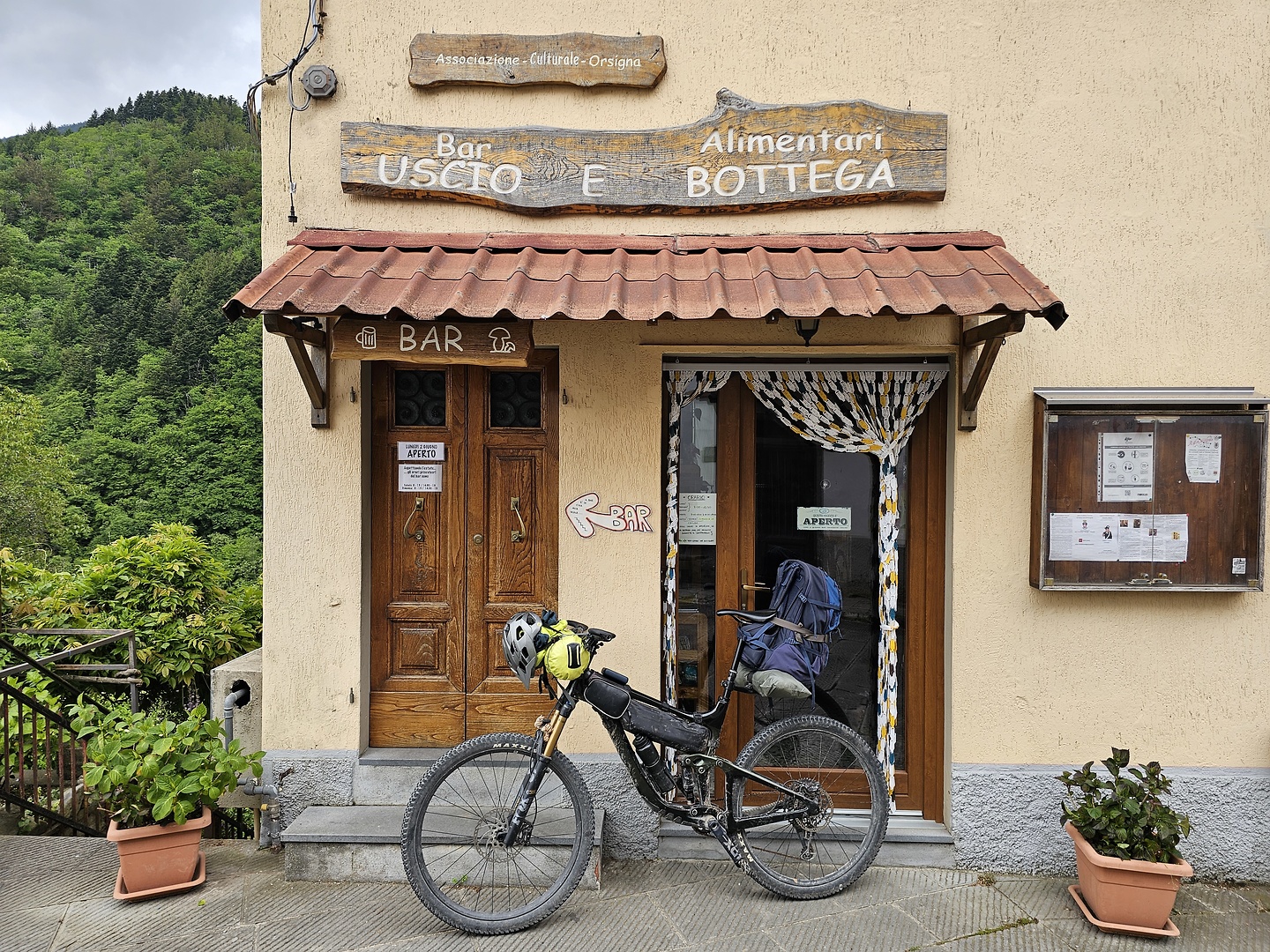 pracchia-road3.jpg