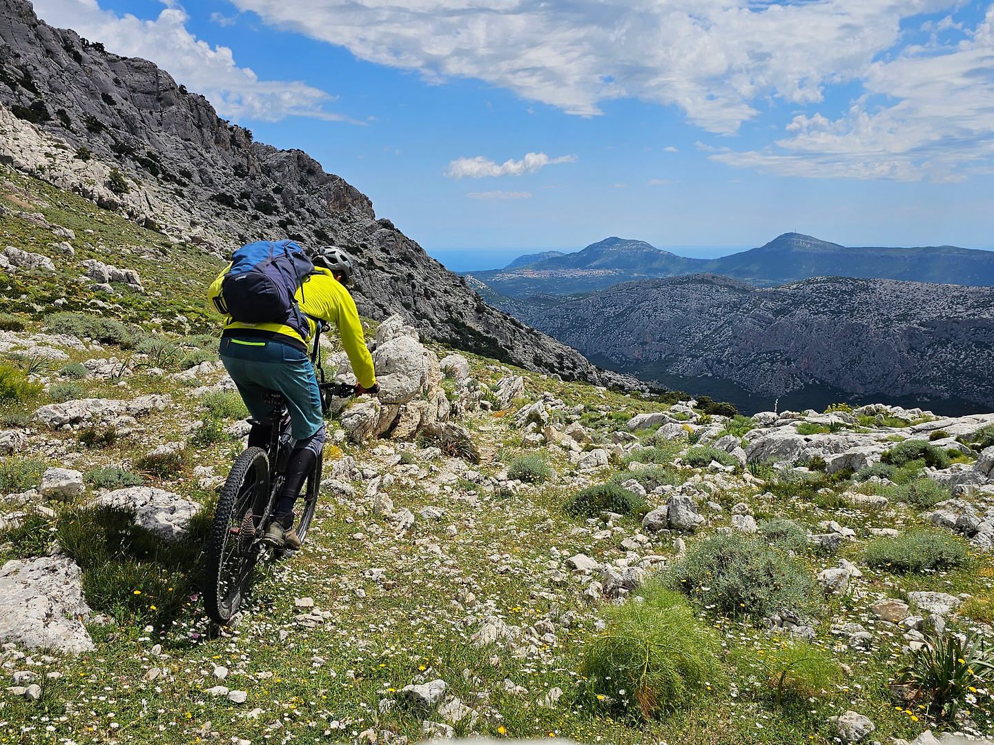 pradu405-trail13.jpg