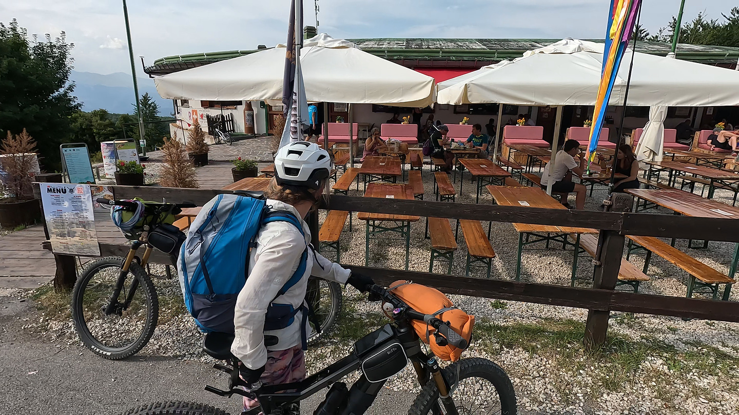 pratitivo-bar1.jpg